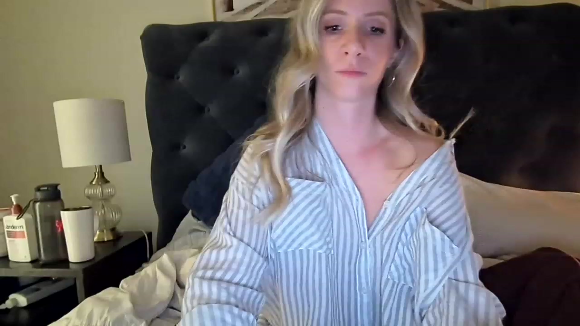 Gallery image thumbnail from Lucylux1's myfreecams stream on, 11/23/2022, 02:53 image 1 of 20