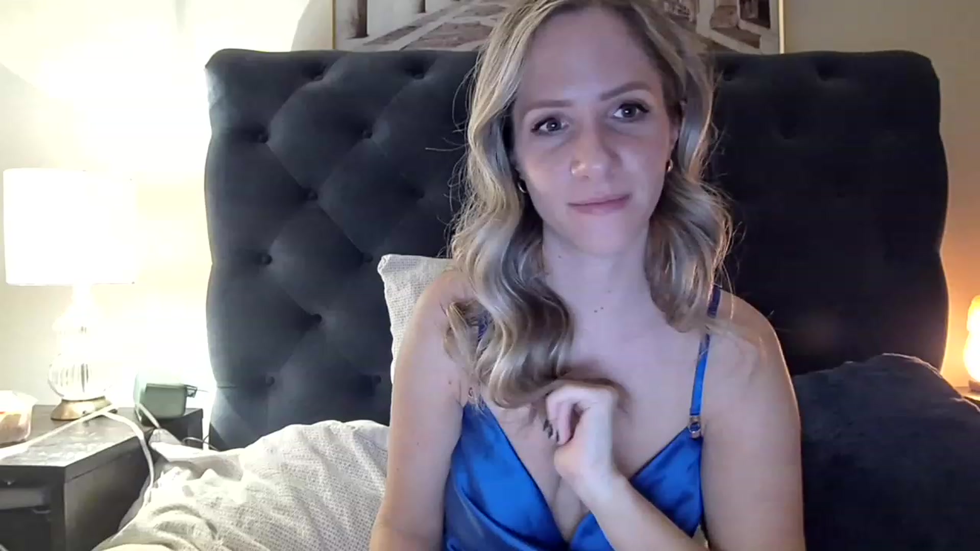 Gallery image thumbnail from Lucylux1's myfreecams stream on, 11/27/2022, 03:57 image 11 of 20