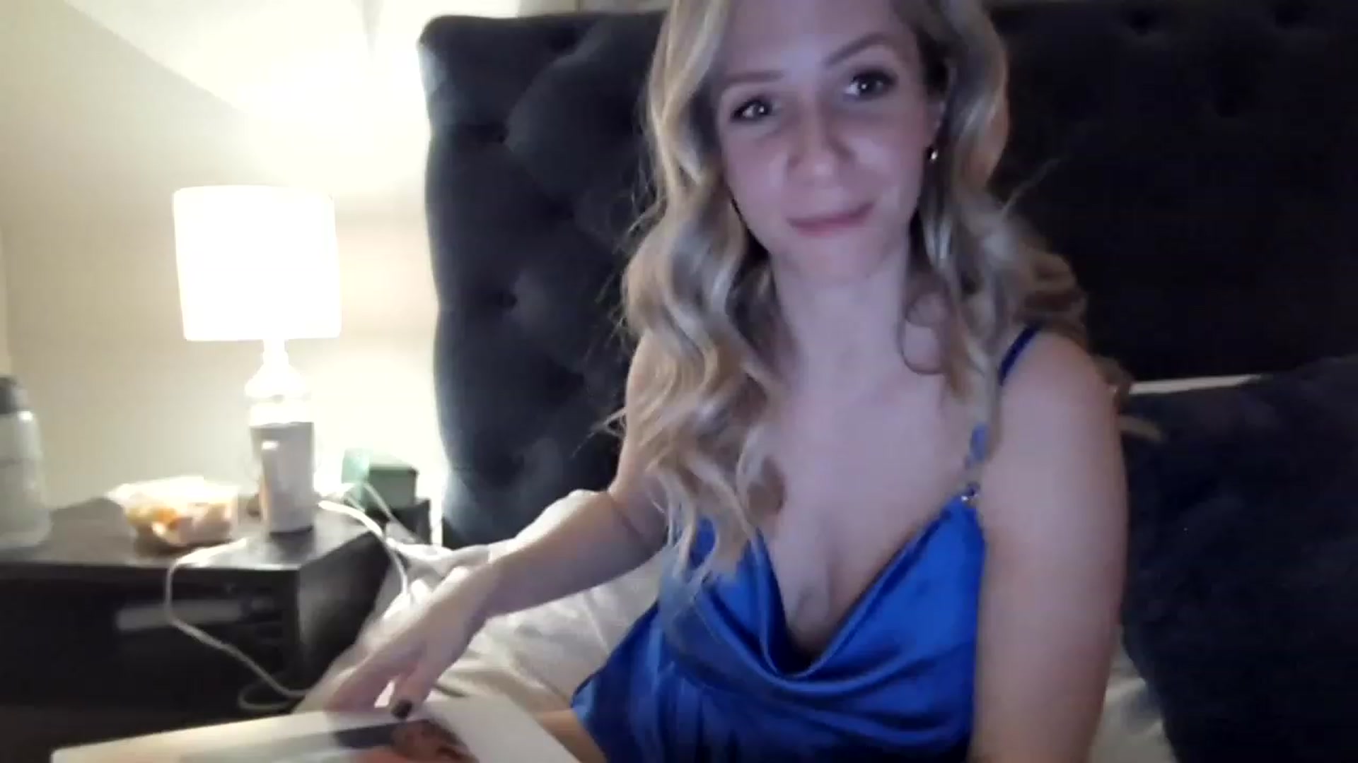 Gallery image thumbnail from Lucylux1's myfreecams stream on, 11/27/2022, 03:57 image 2 of 20