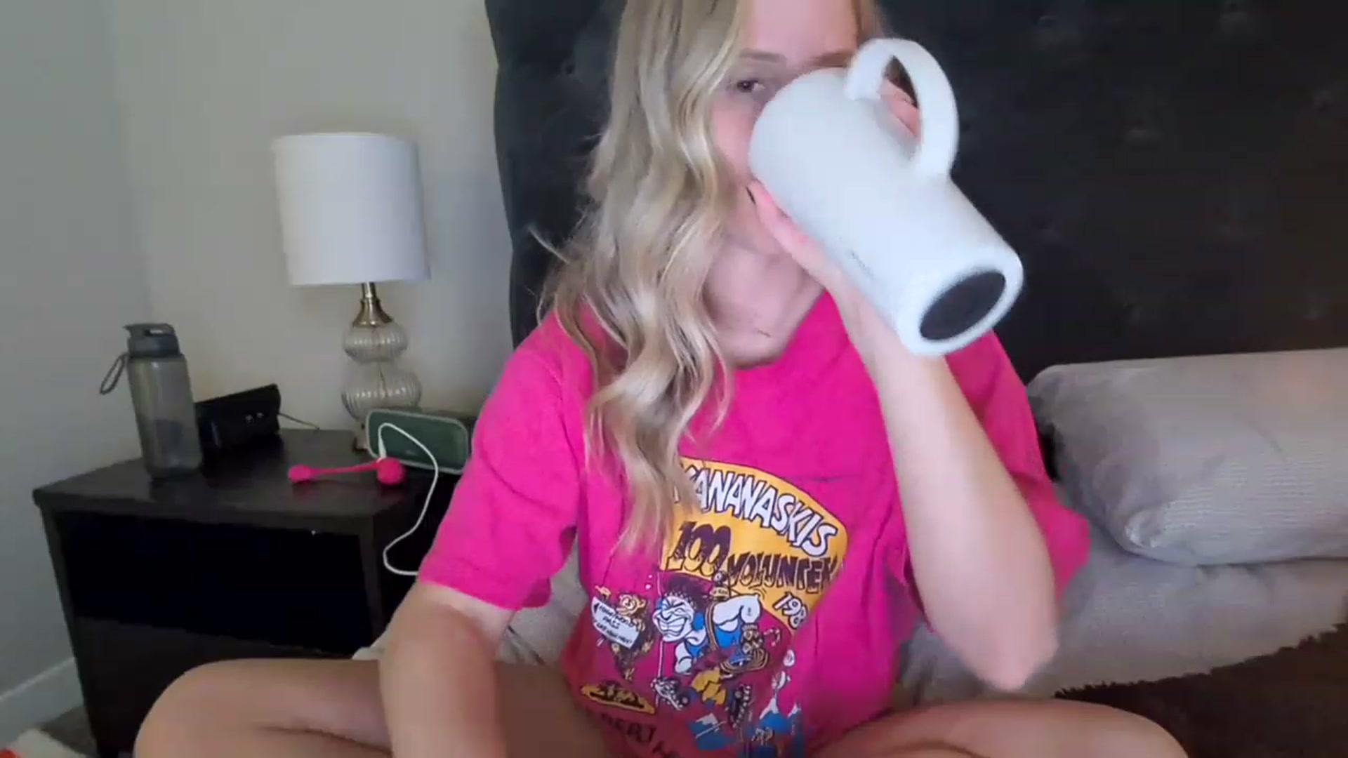 Gallery image thumbnail from Lucylux1's myfreecams stream on, 11/28/2022, 03:43 image 15 of 20