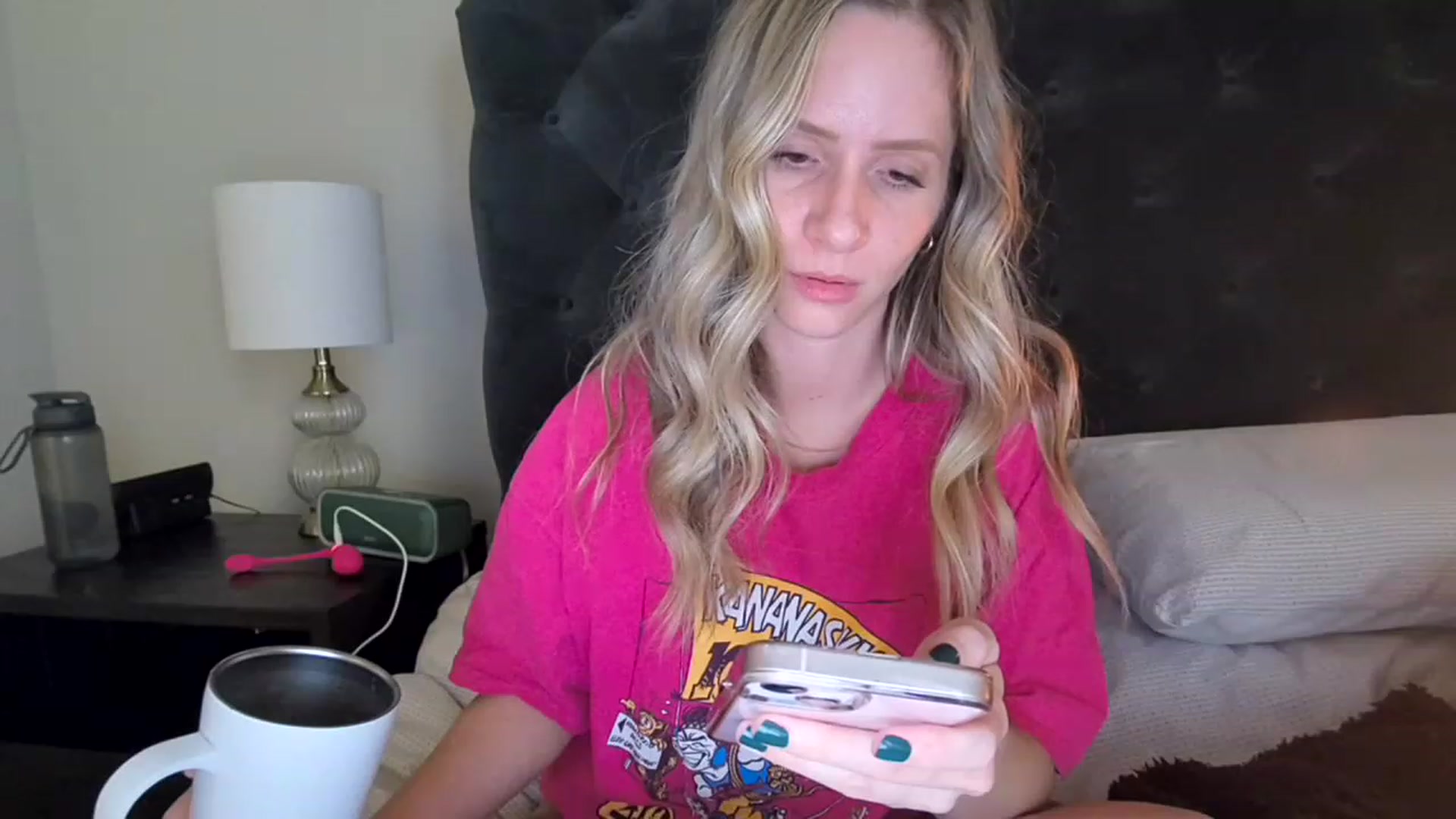 Gallery image thumbnail from Lucylux1's myfreecams stream on, 11/28/2022, 03:43 image 17 of 20