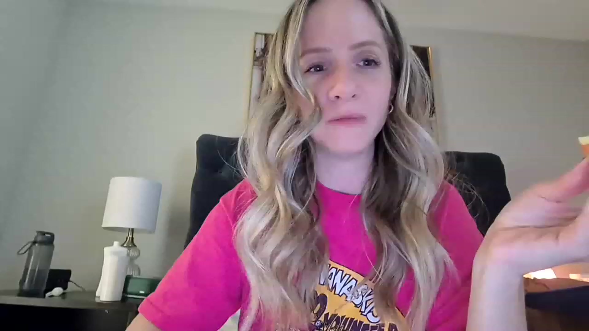 Gallery image thumbnail from Lucylux1's myfreecams stream on, 11/28/2022, 04:25 image 1 of 20