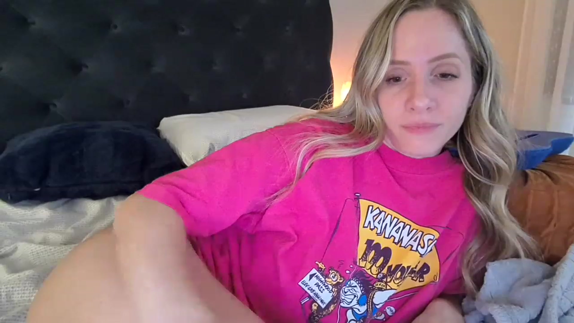 Gallery image thumbnail from Lucylux1's myfreecams stream on, 11/28/2022, 04:25 image 12 of 20