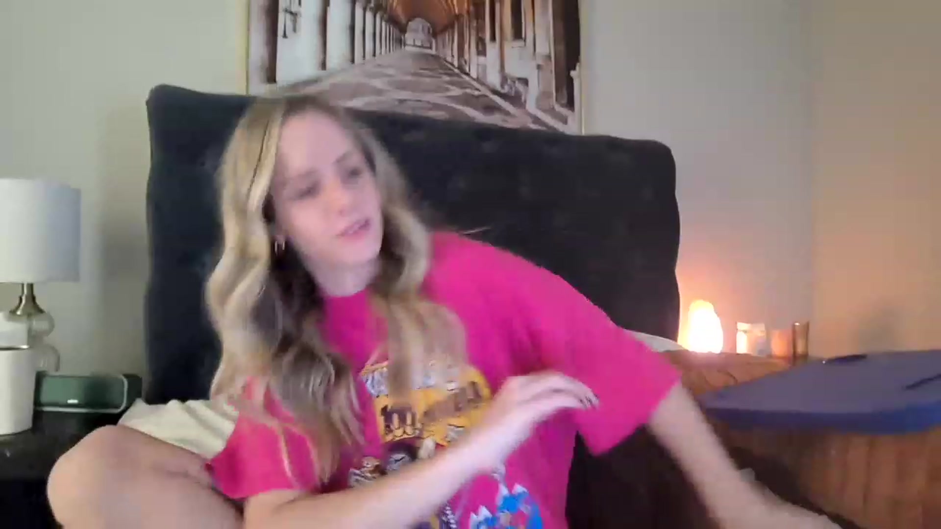 Gallery image thumbnail from Lucylux1's myfreecams stream on, 11/28/2022, 04:25 image 4 of 20