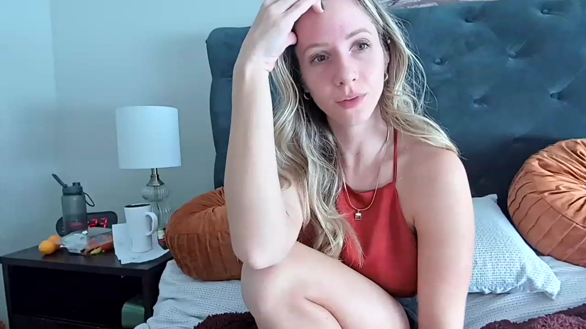 Gallery image thumbnail from Lucylux1's myfreecams stream on, 11/28/2022, 18:40 image 14 of 20