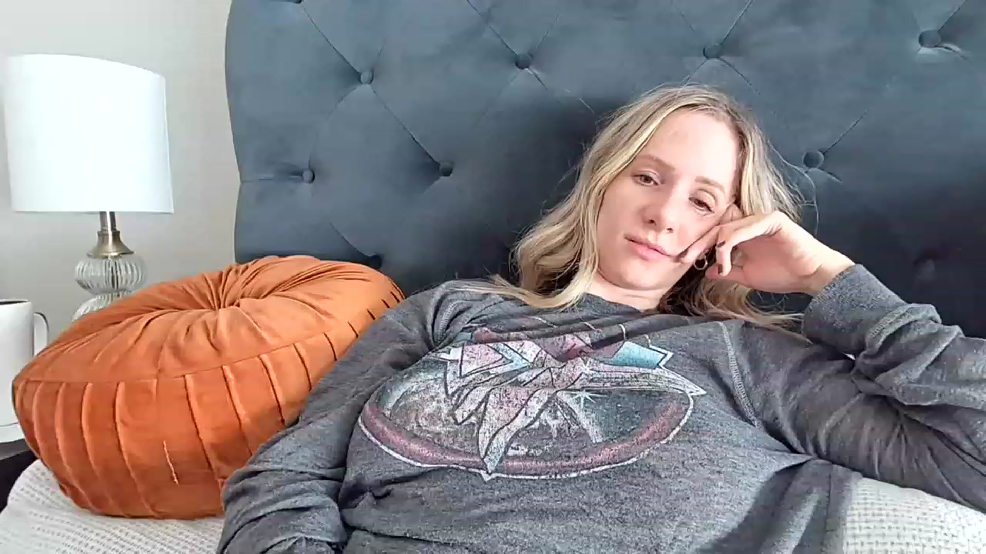 Gallery image thumbnail from Lucylux1's myfreecams stream on, 11/28/2022, 19:19 image 19 of 20