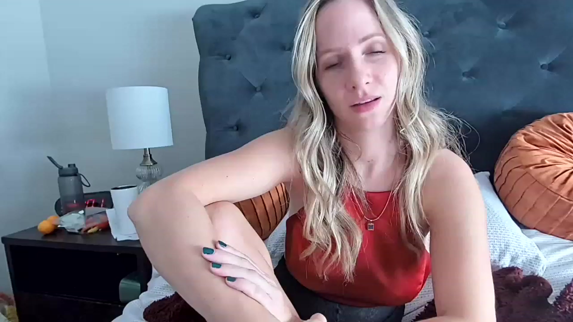 Gallery image thumbnail from Lucylux1's myfreecams stream on, 11/28/2022, 19:19 image 11 of 20