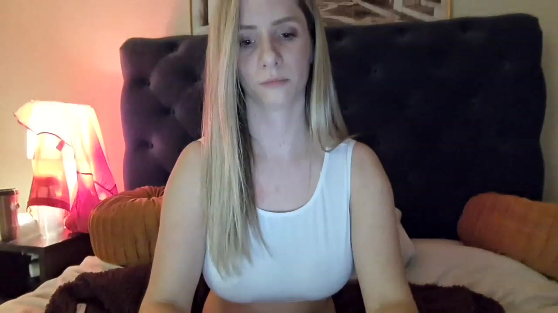 Gallery image thumbnail from Lucylux1's myfreecams stream on, 12/06/2022, 03:56 image 20 of 20