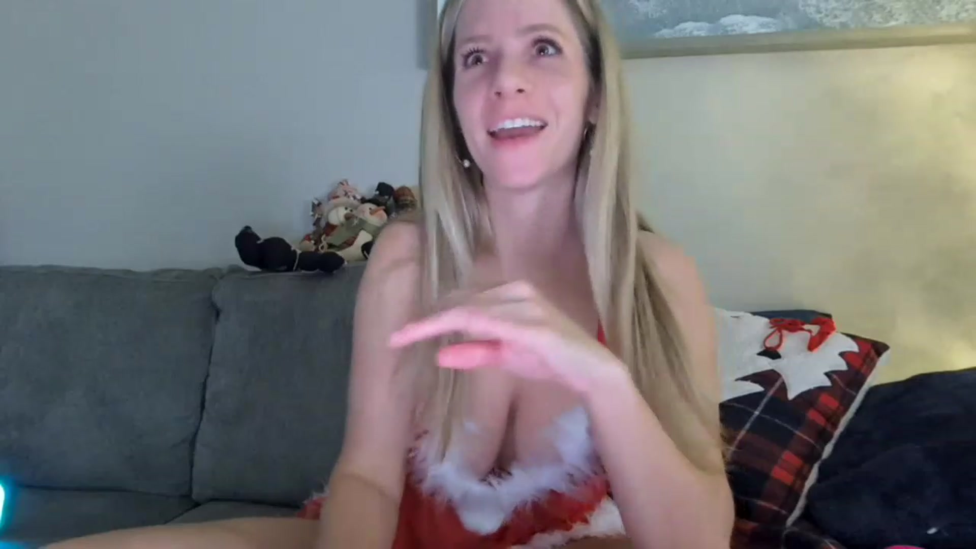 Gallery image thumbnail from Lucylux1's myfreecams stream on, 12/20/2022, 04:24 image 13 of 20