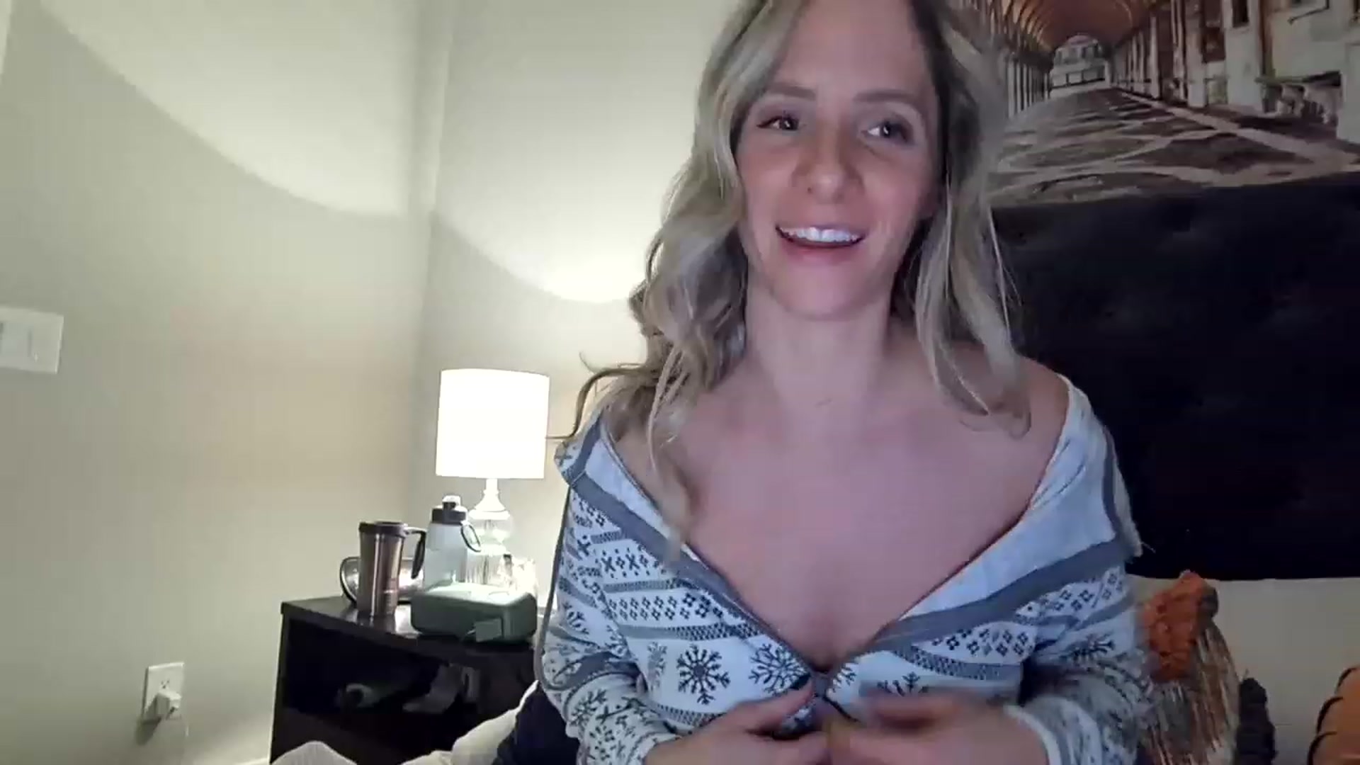 Gallery image thumbnail from Lucylux1's myfreecams stream on, 12/21/2022, 24:47 image 13 of 20