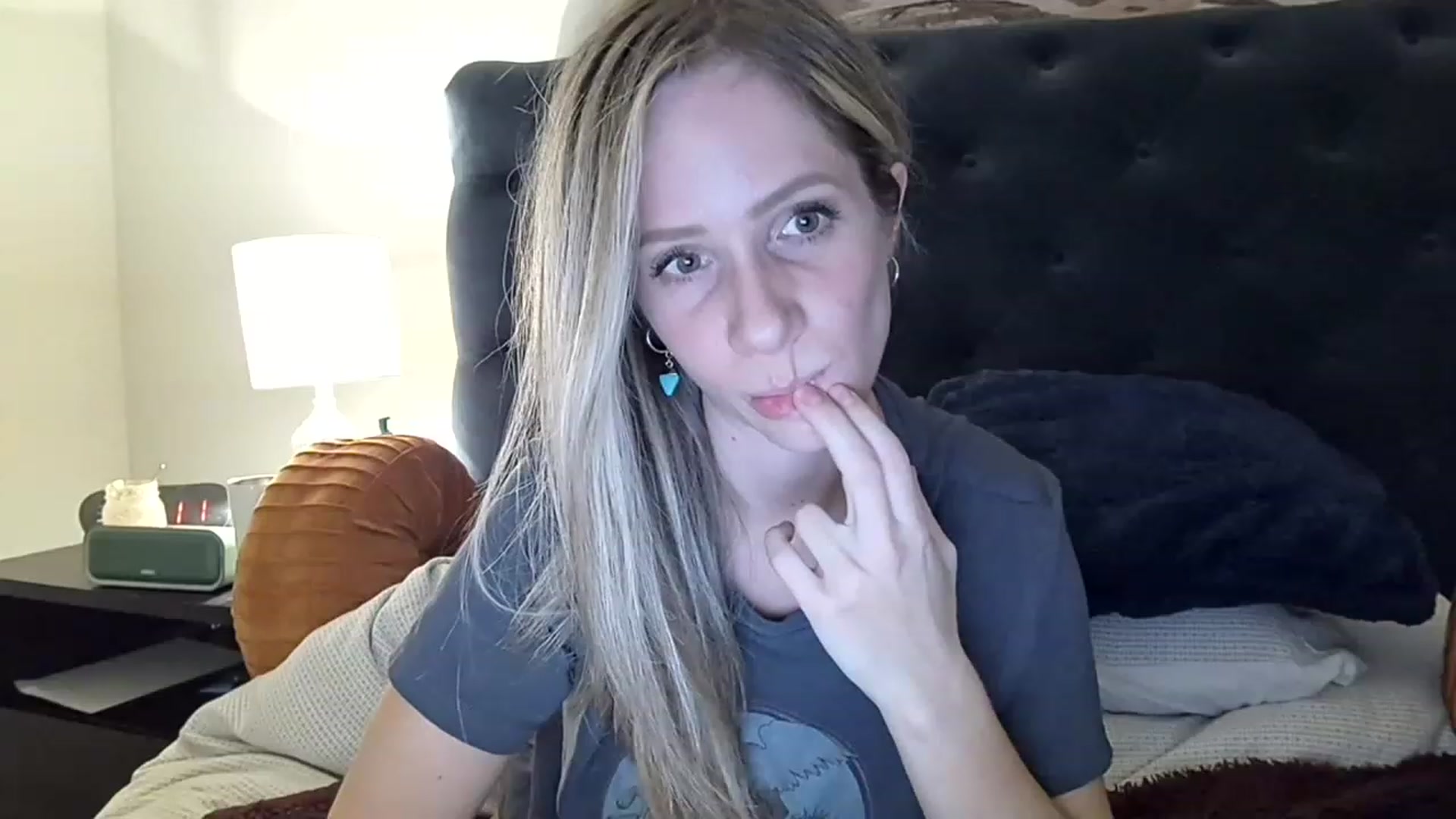 Gallery image thumbnail from Lucylux1's myfreecams stream on, 12/28/2022, 04:26 image 6 of 20