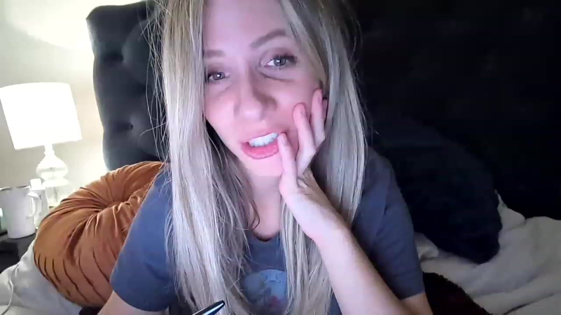 Gallery image thumbnail from Lucylux1's myfreecams stream on, 12/28/2022, 04:26 image 20 of 20