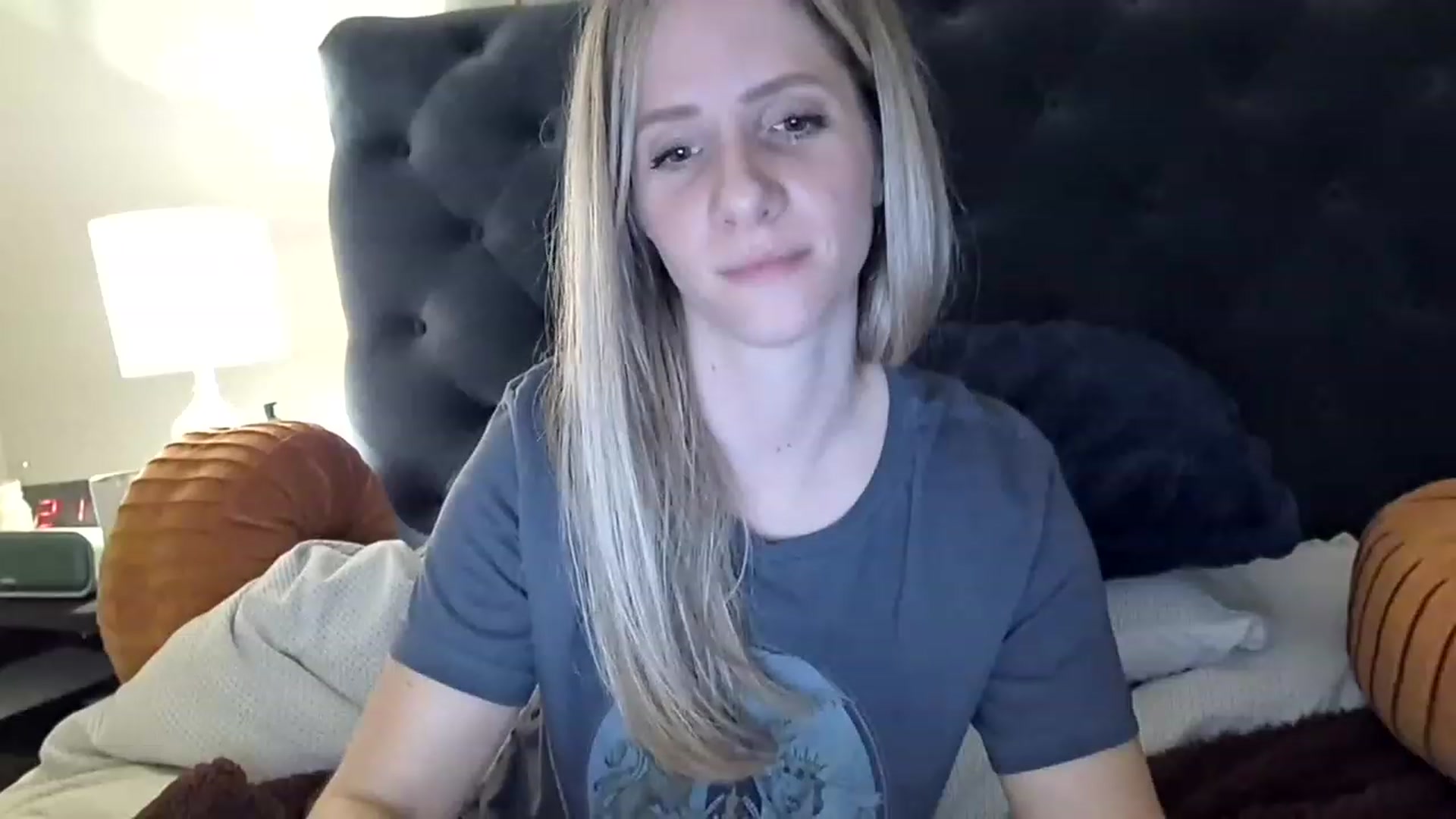 Gallery image thumbnail from Lucylux1's myfreecams stream on, 12/28/2022, 04:26 image 8 of 20