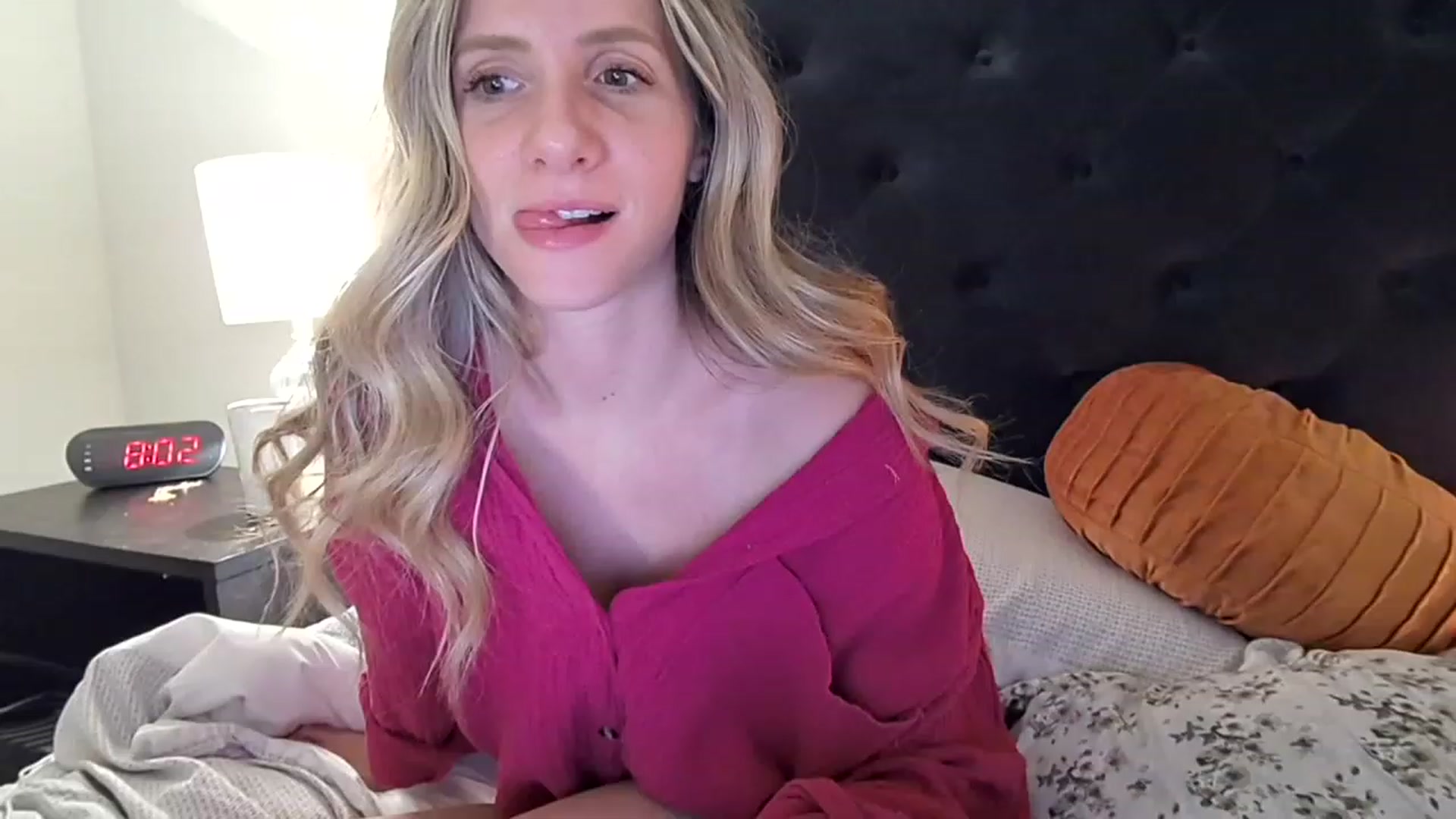 Gallery image thumbnail from Lucylux1's myfreecams stream on, 01/03/2023, 03:29 image 10 of 20
