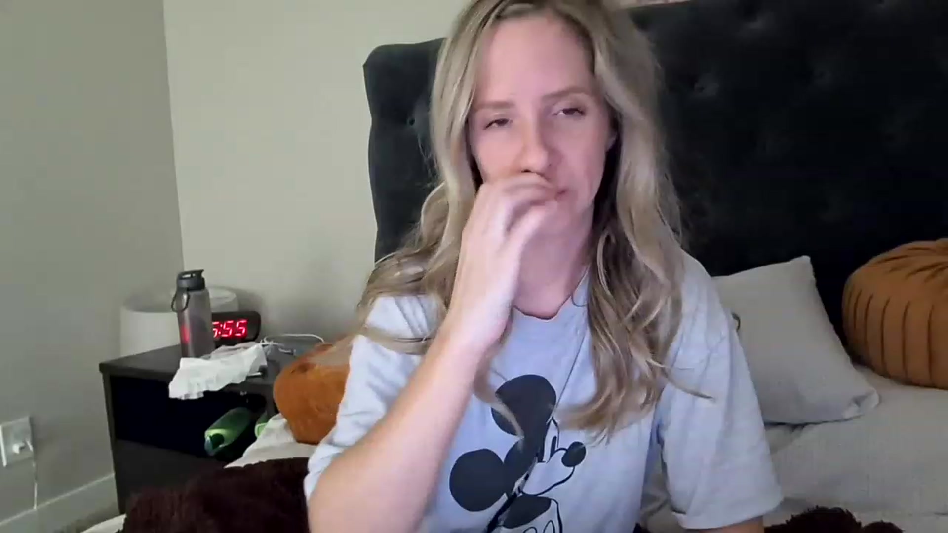 Gallery image thumbnail from Lucylux1's myfreecams stream on, 01/09/2023, 02:00 image 16 of 20