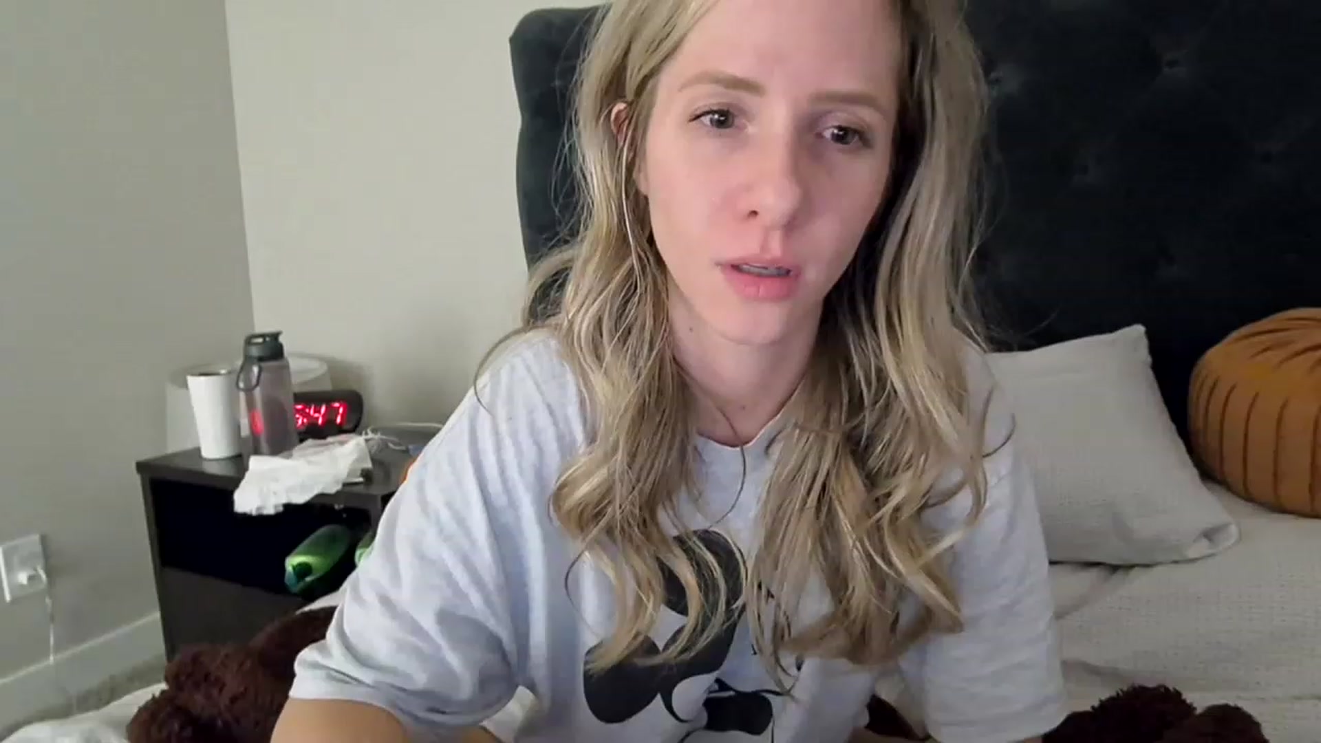 Gallery image thumbnail from Lucylux1's myfreecams stream on, 01/09/2023, 02:00 image 4 of 20