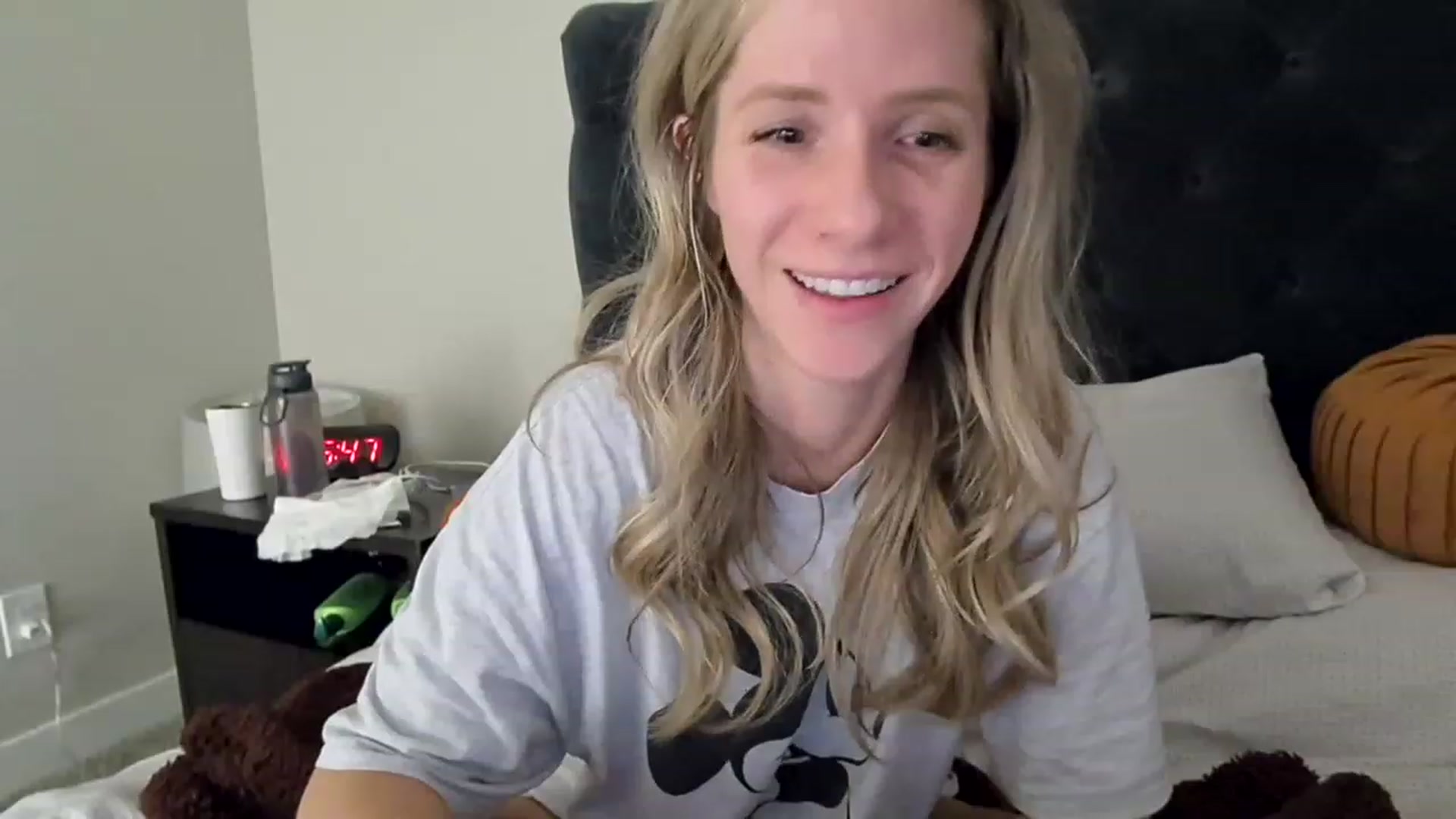 Gallery image thumbnail from Lucylux1's myfreecams stream on, 01/09/2023, 02:00 image 5 of 20