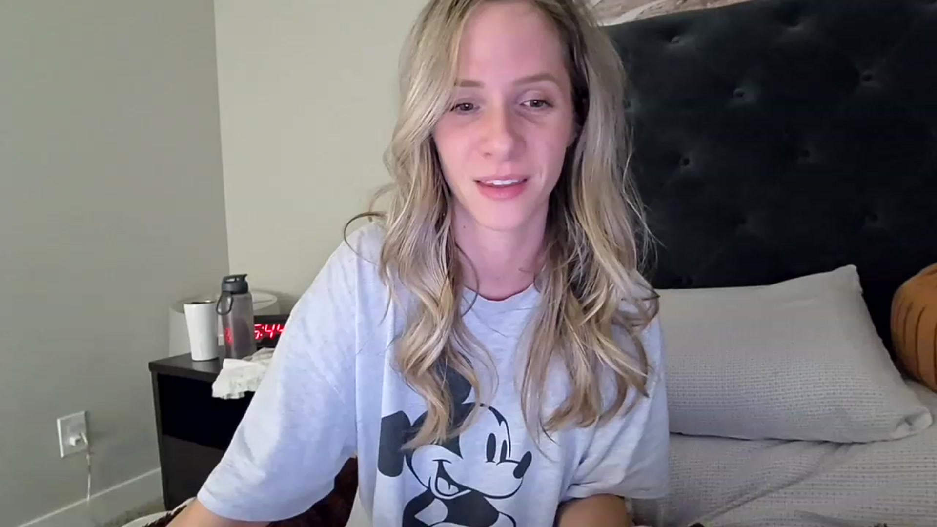 Gallery image thumbnail from Lucylux1's myfreecams stream on, 01/09/2023, 02:00 image 1 of 20