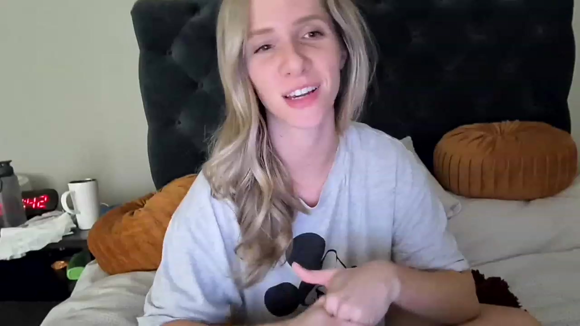 Gallery image thumbnail from Lucylux1's myfreecams stream on, 01/09/2023, 03:20 image 6 of 20