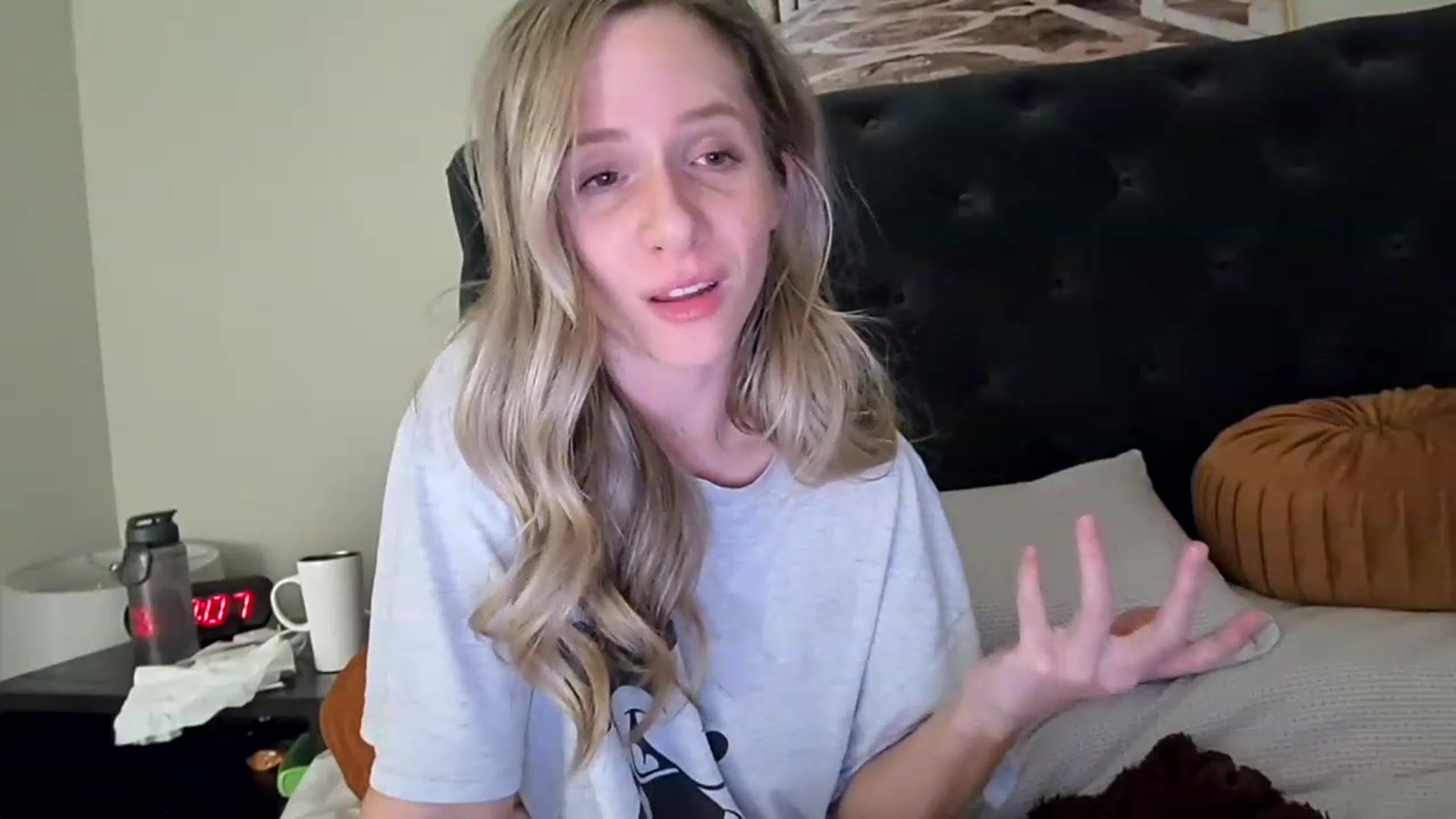 Gallery image thumbnail from Lucylux1's myfreecams stream on, 01/09/2023, 03:20 image 17 of 20