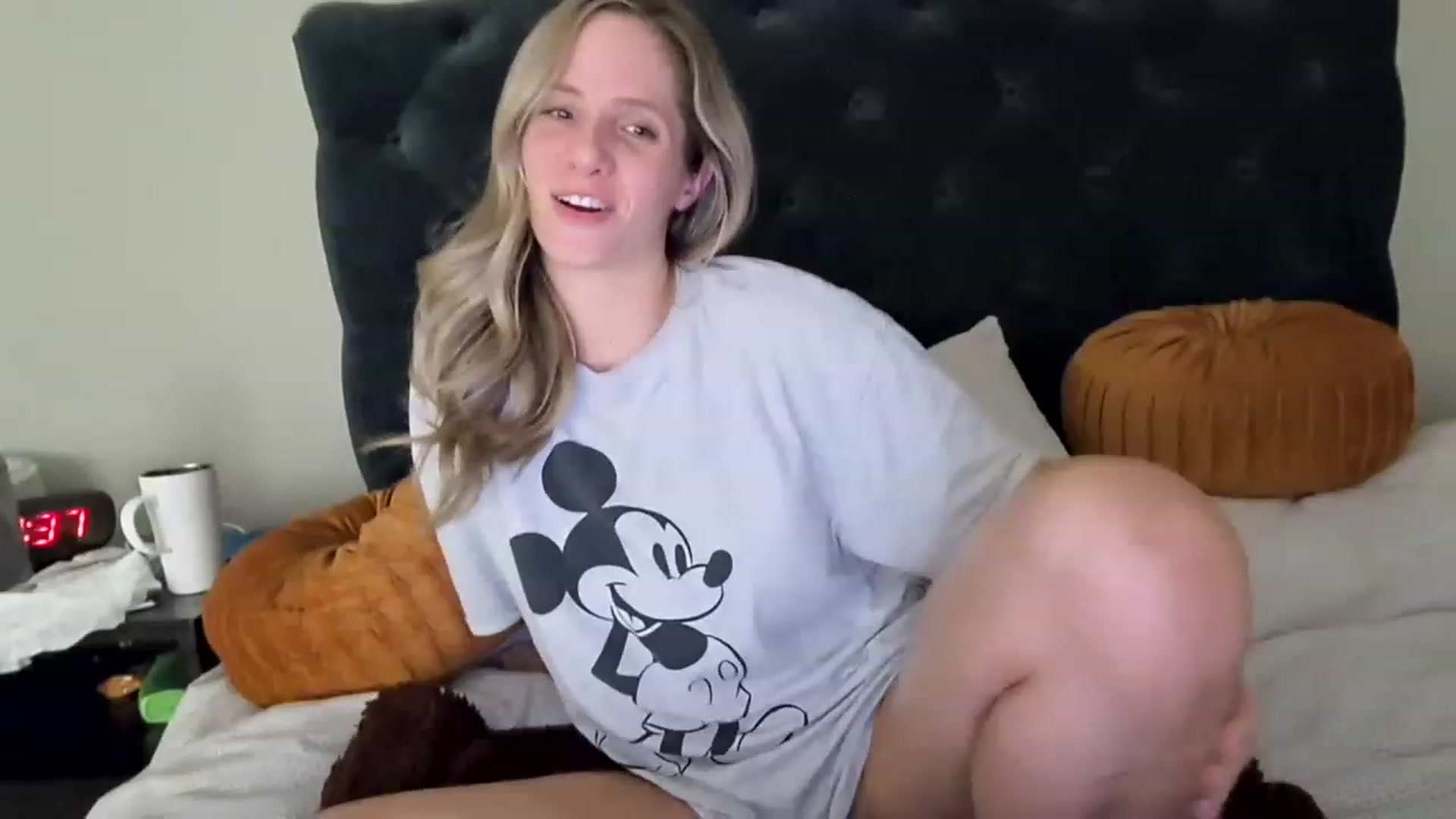 Gallery image thumbnail from Lucylux1's myfreecams stream on, 01/09/2023, 03:20 image 4 of 20