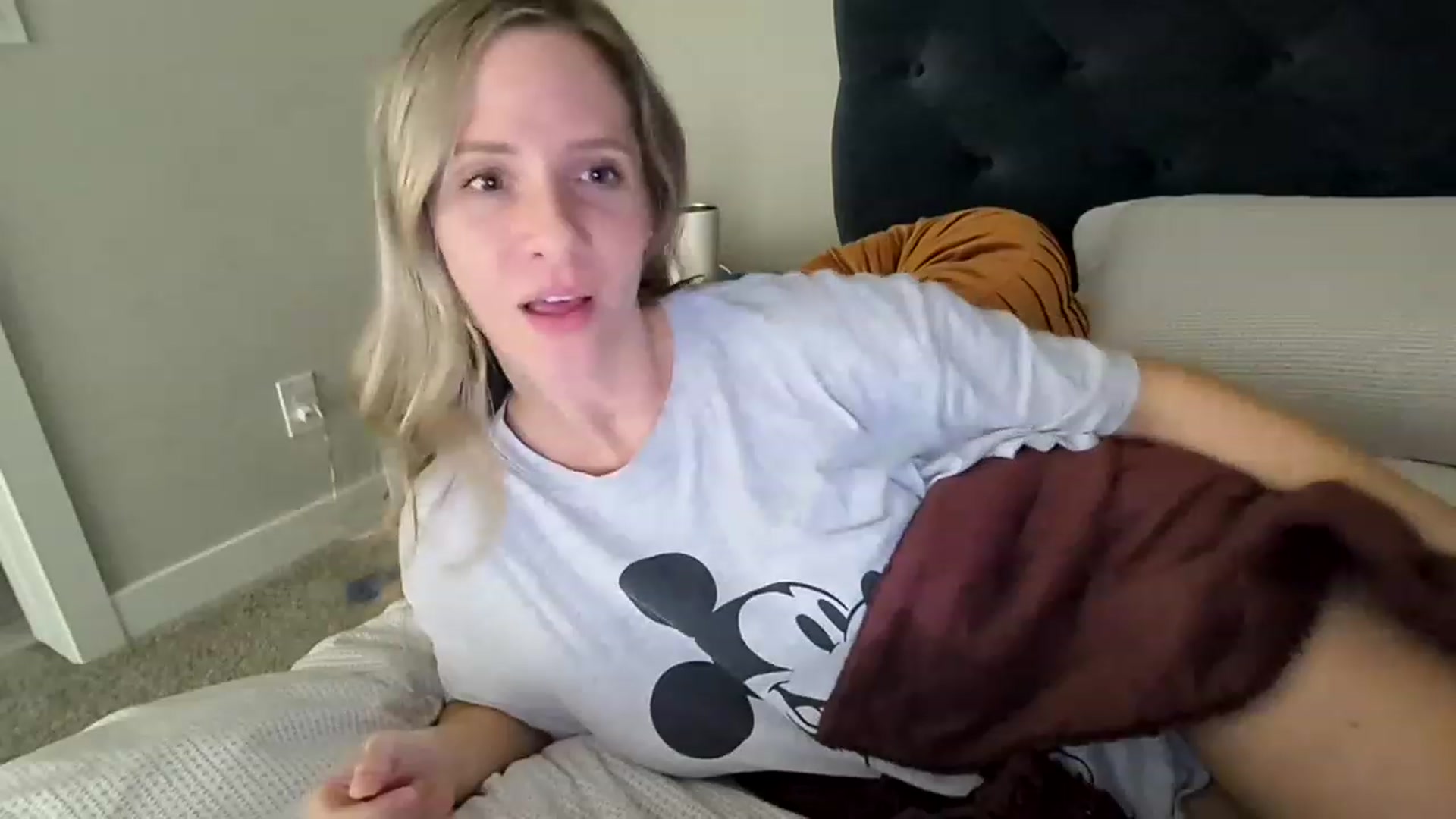 Gallery image thumbnail from Lucylux1's myfreecams stream on, 01/09/2023, 03:20 image 11 of 20
