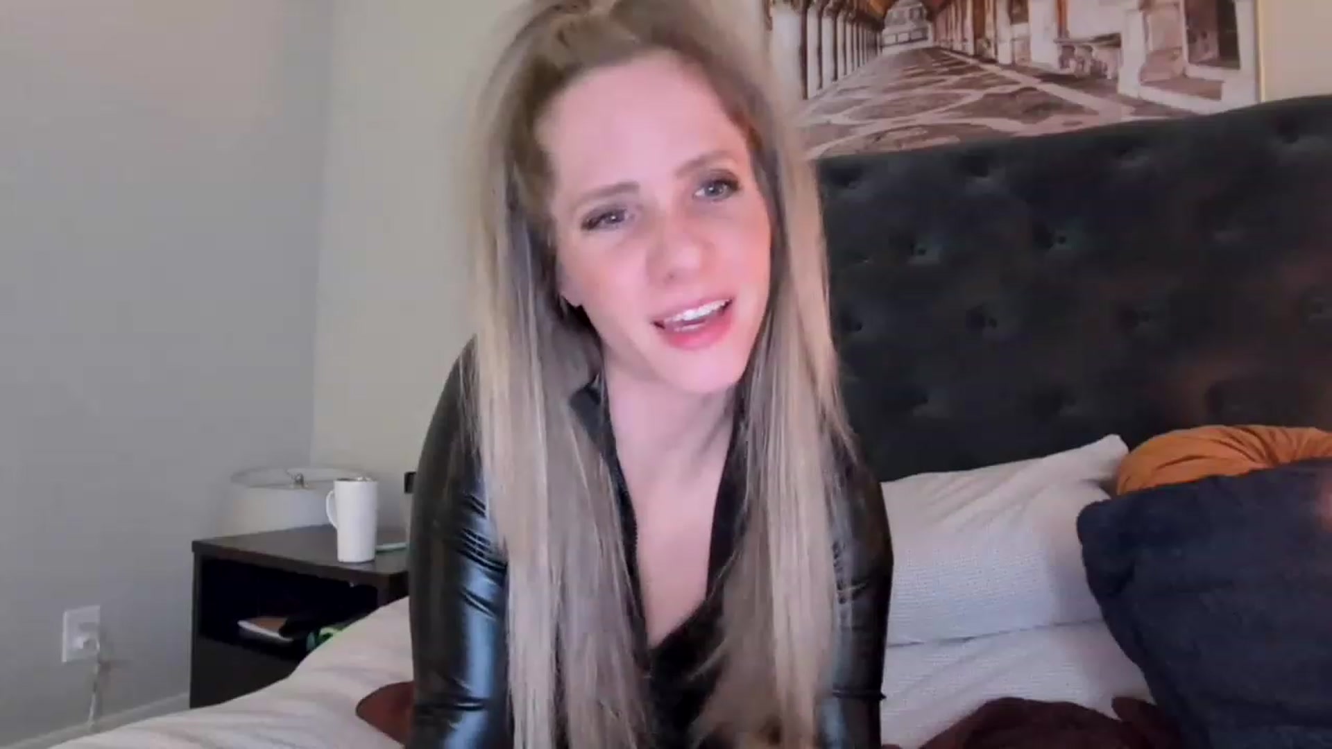 Gallery image thumbnail from Lucylux1's myfreecams stream on, 01/10/2023, 02:53 image 3 of 20
