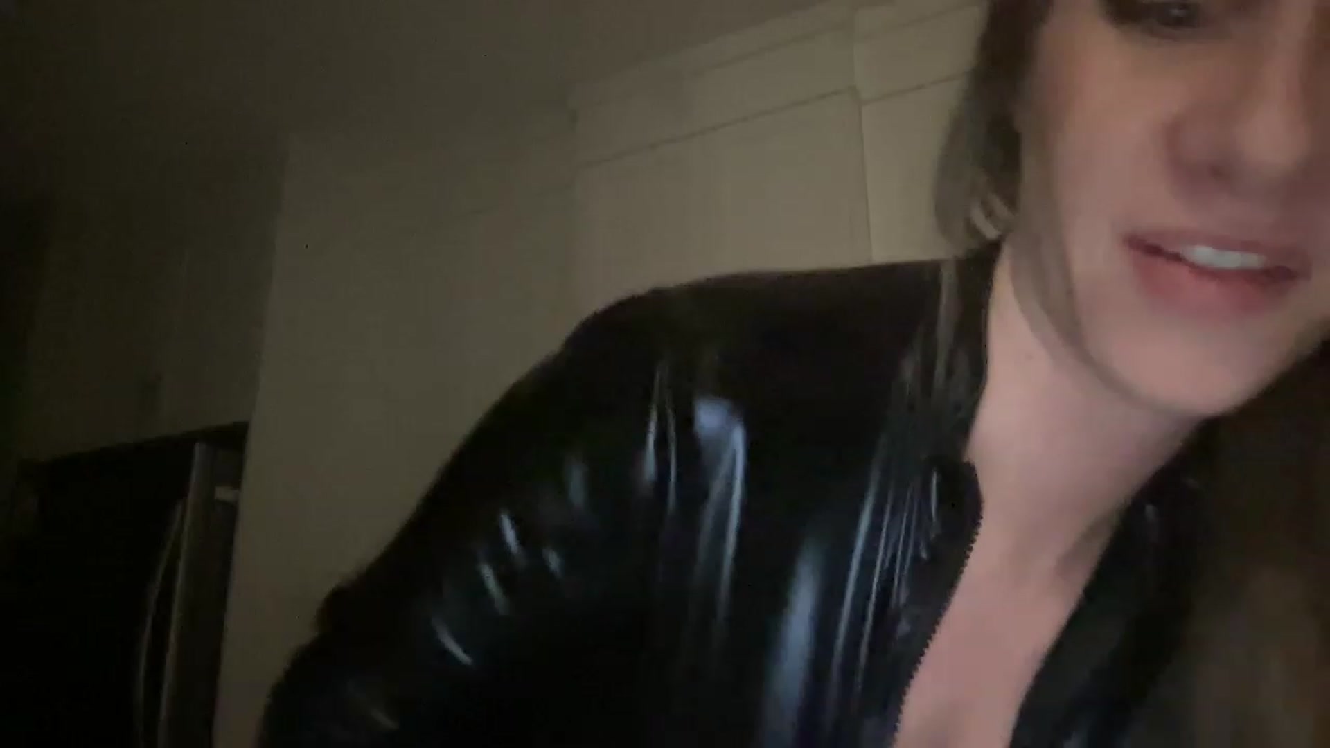 Gallery image thumbnail from Lucylux1's myfreecams stream on, 01/10/2023, 02:53 image 20 of 20