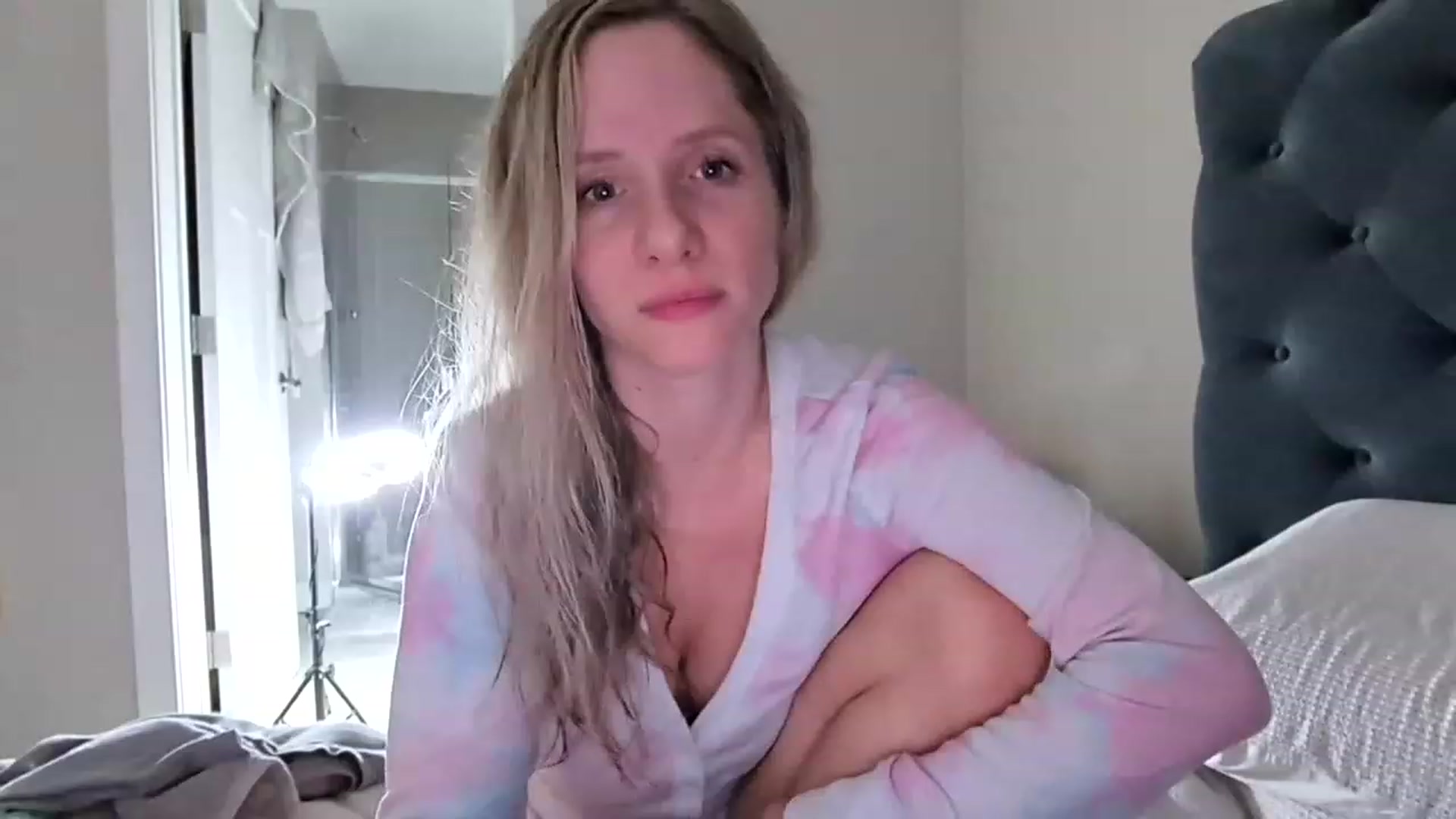 Gallery image thumbnail from Lucylux1's myfreecams stream on, 01/11/2023, 03:43 image 3 of 20