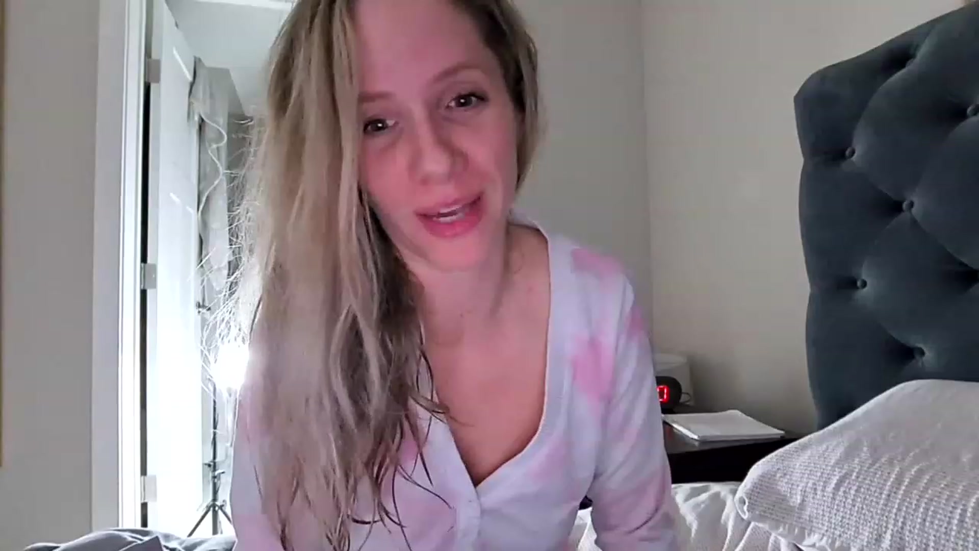 Gallery image thumbnail from Lucylux1's myfreecams stream on, 01/11/2023, 03:43 image 2 of 20