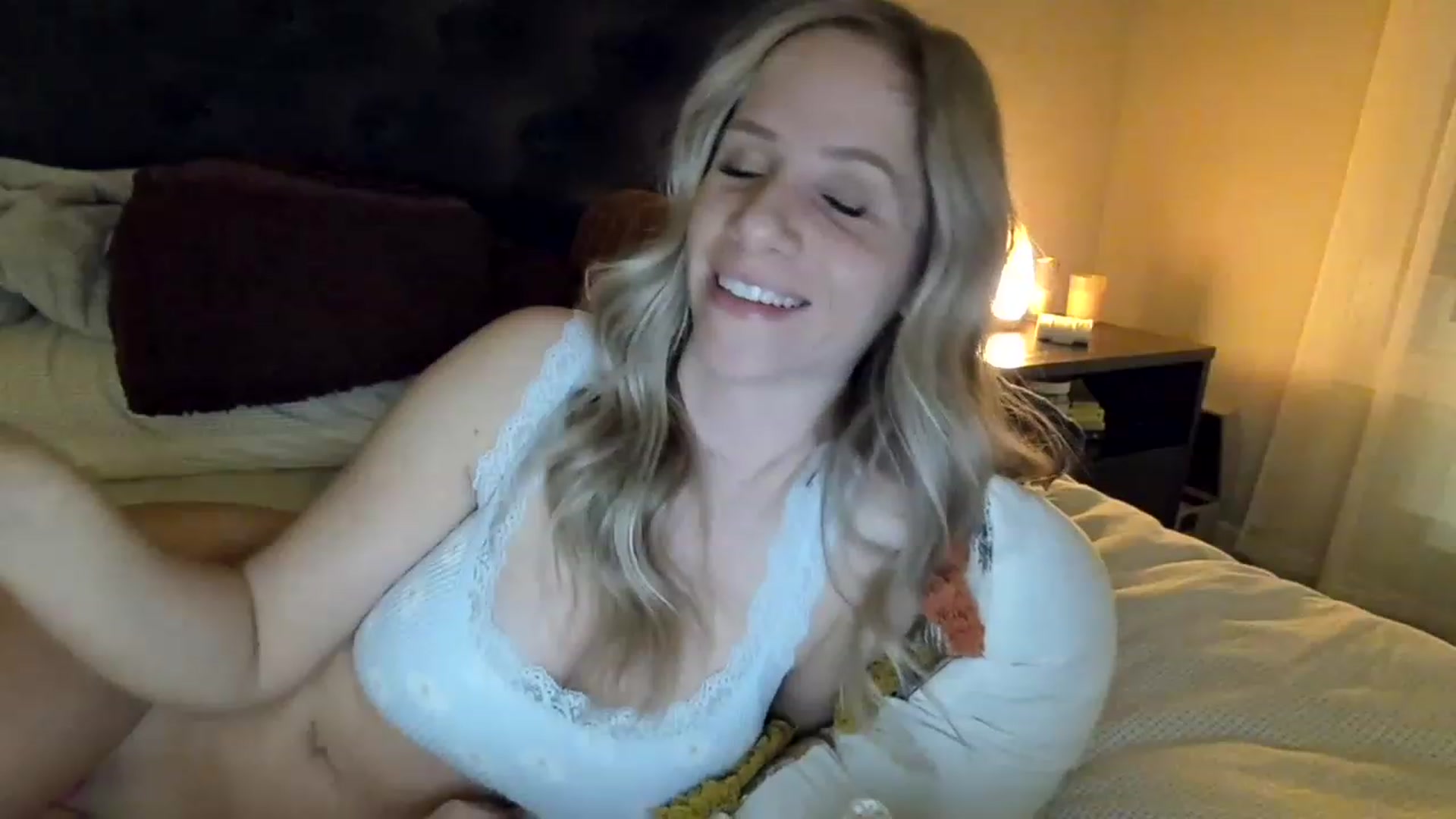 Gallery image thumbnail from Lucylux1's myfreecams stream on, 01/16/2023, 04:31 image 11 of 20
