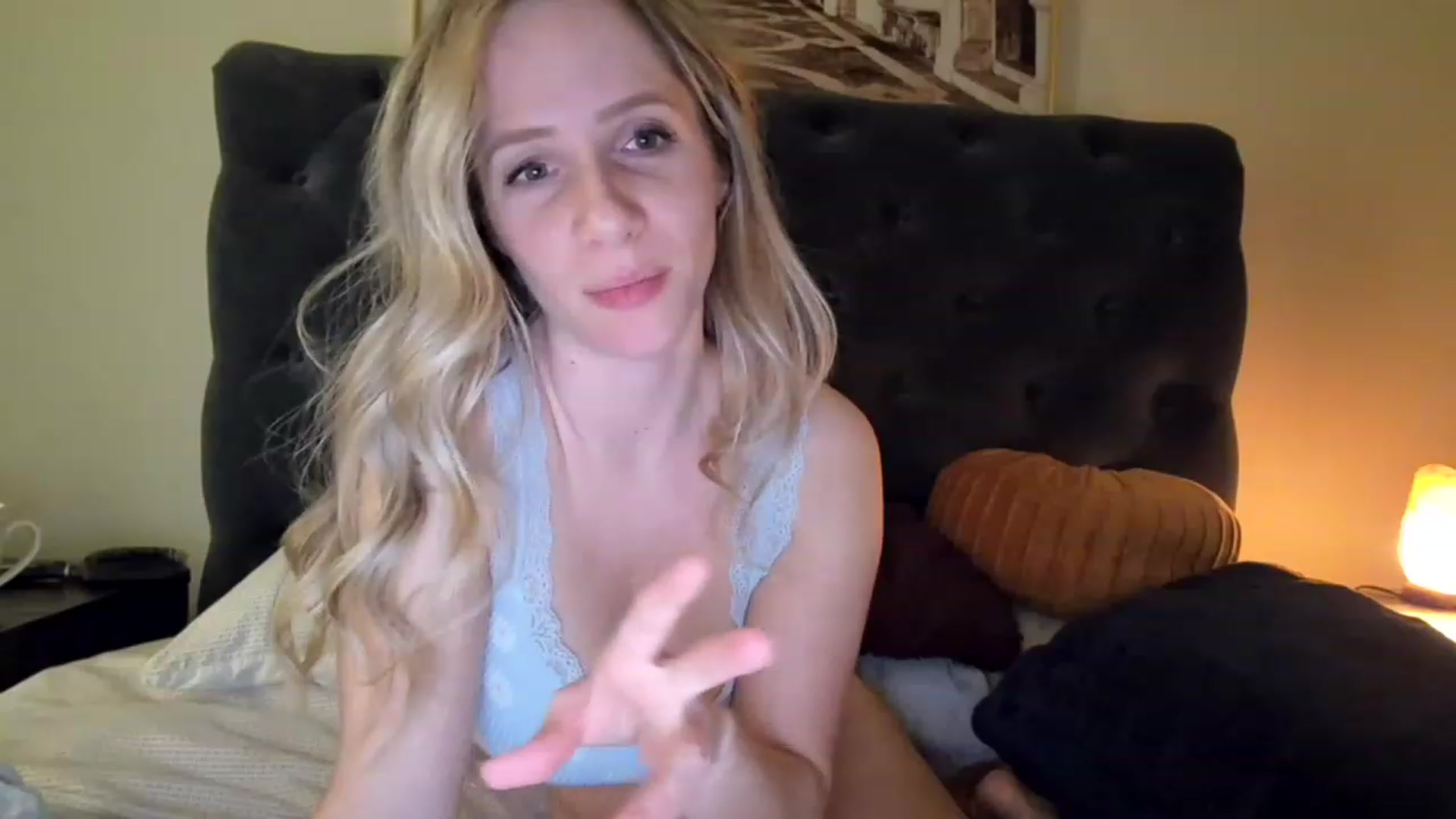 Gallery image thumbnail from Lucylux1's myfreecams stream on, 01/16/2023, 04:31 image 20 of 20
