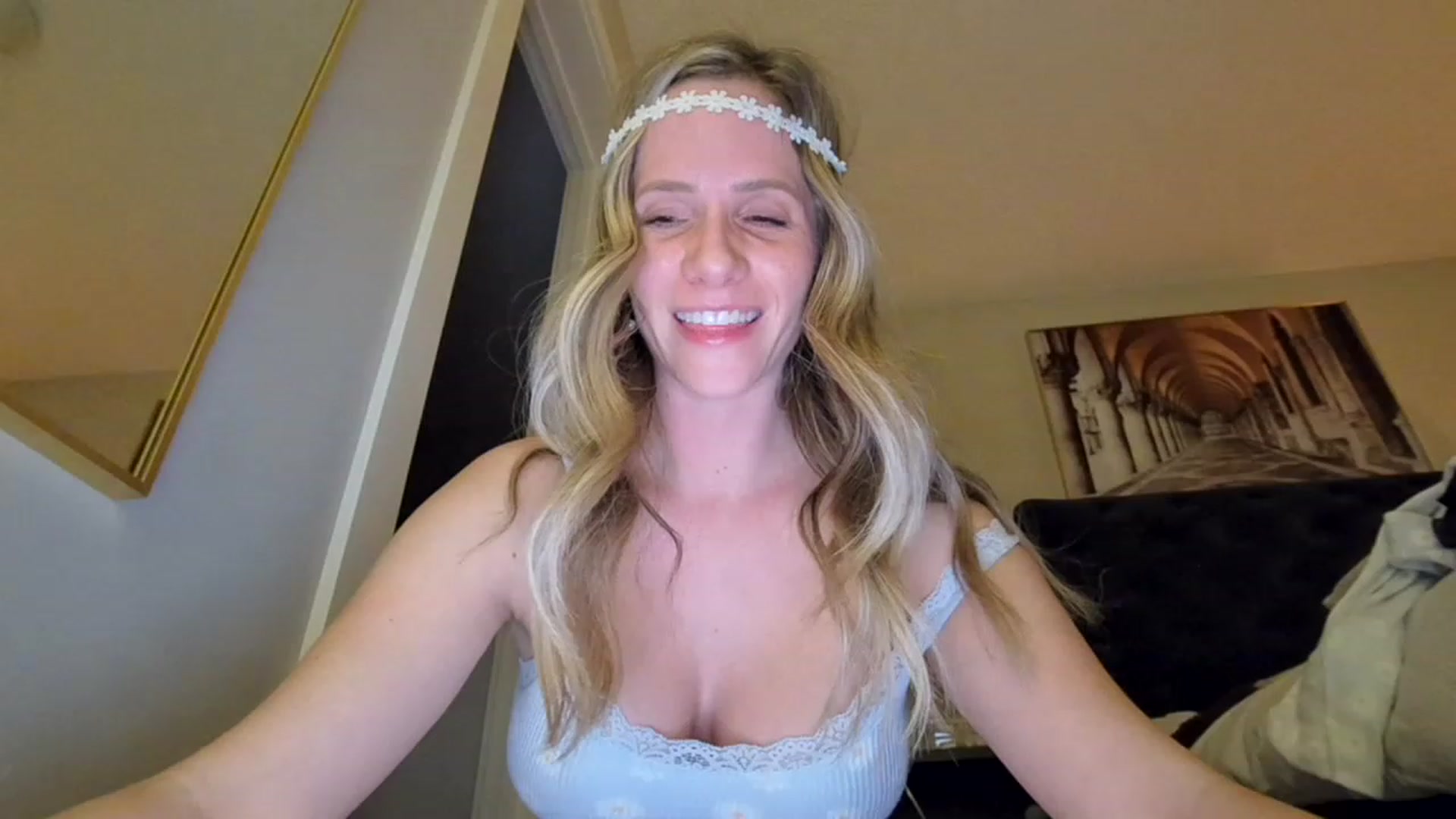 Gallery image thumbnail from Lucylux1's myfreecams stream on, 01/18/2023, 03:40 image 11 of 20