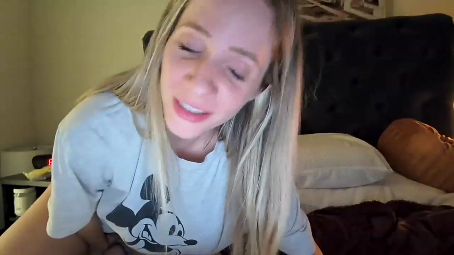 Gallery image thumbnail from Lucylux1's myfreecams stream on, 01/22/2023, 03:54 image 19 of 20
