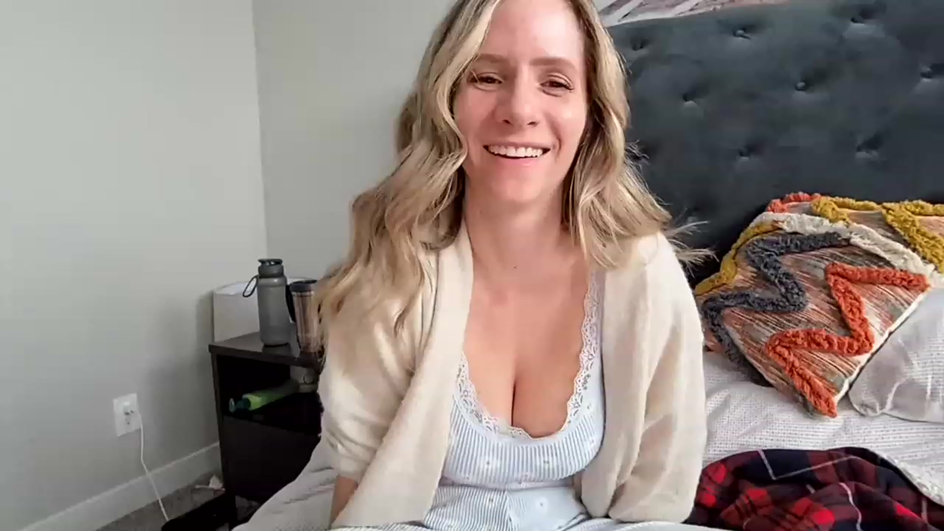 Gallery image thumbnail from Lucylux1's myfreecams stream on, 01/27/2023, 18:59 image 2 of 20