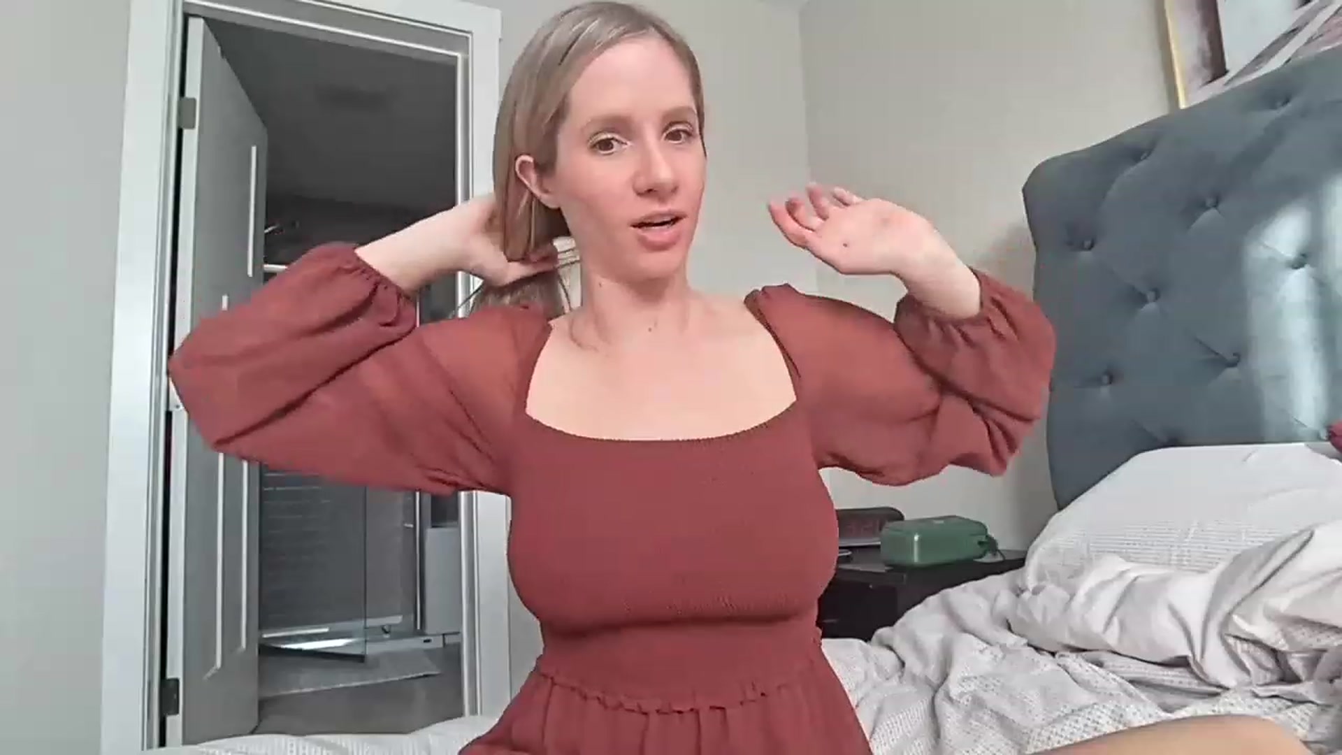 Gallery image thumbnail from Lucylux1's myfreecams stream on, 01/30/2023, 22:28 image 17 of 20