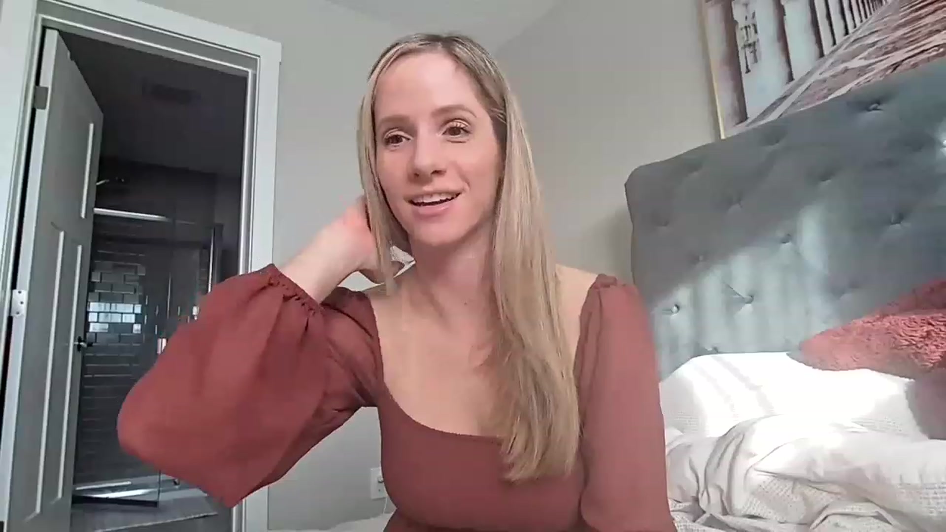 Gallery image thumbnail from Lucylux1's myfreecams stream on, 01/30/2023, 22:28 image 5 of 20
