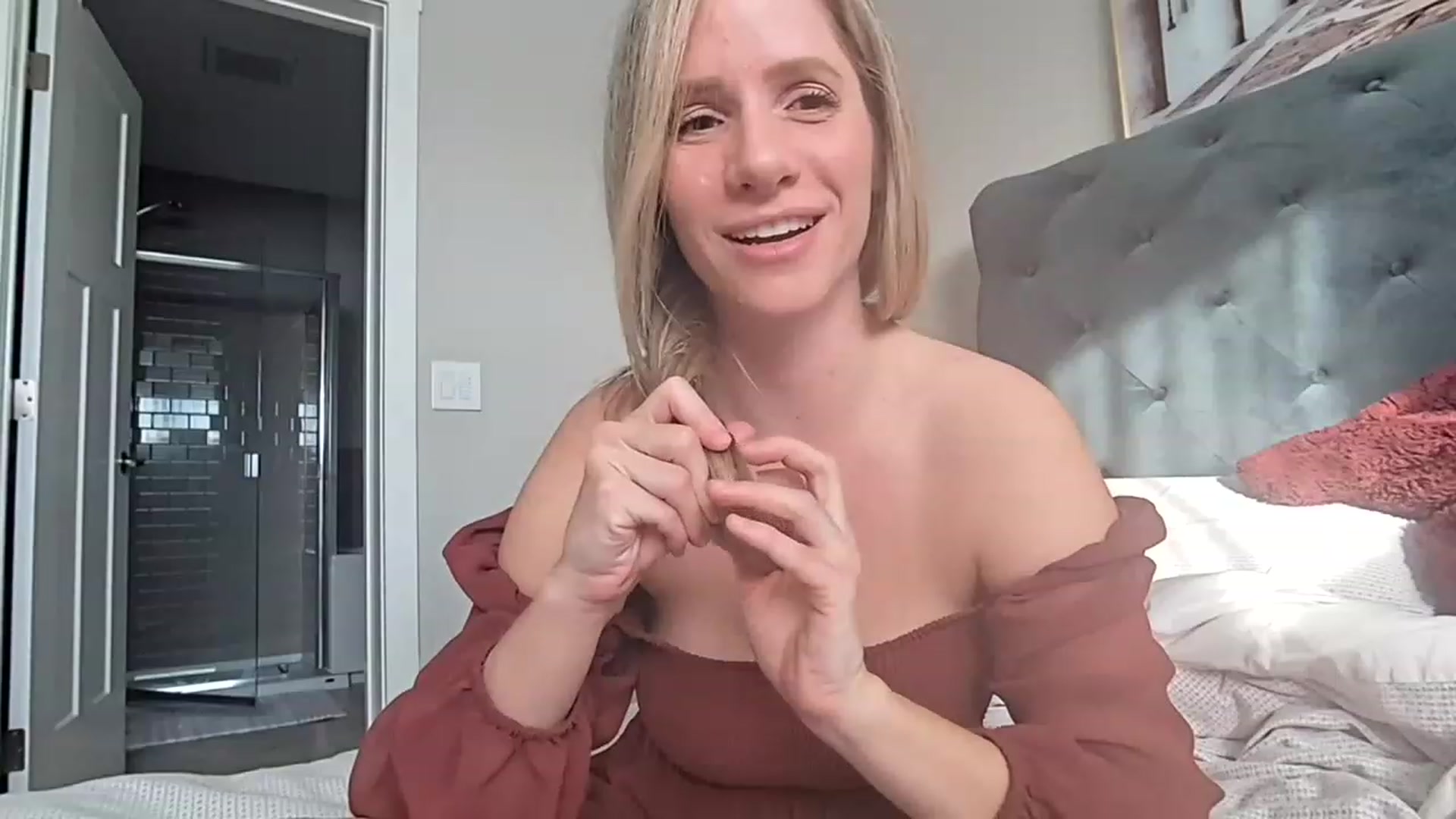 Gallery image thumbnail from Lucylux1's myfreecams stream on, 01/30/2023, 22:28 image 8 of 20