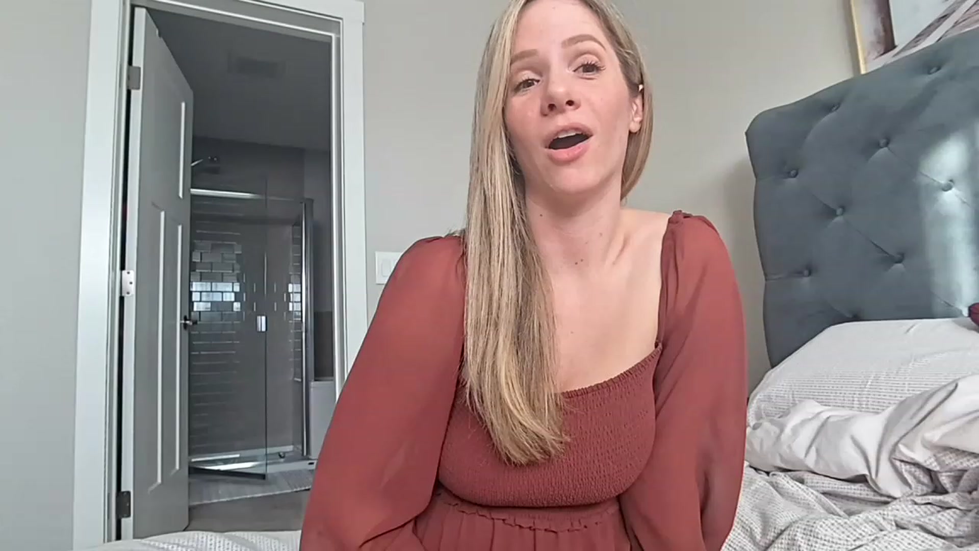 Gallery image thumbnail from Lucylux1's myfreecams stream on, 01/30/2023, 22:28 image 18 of 20
