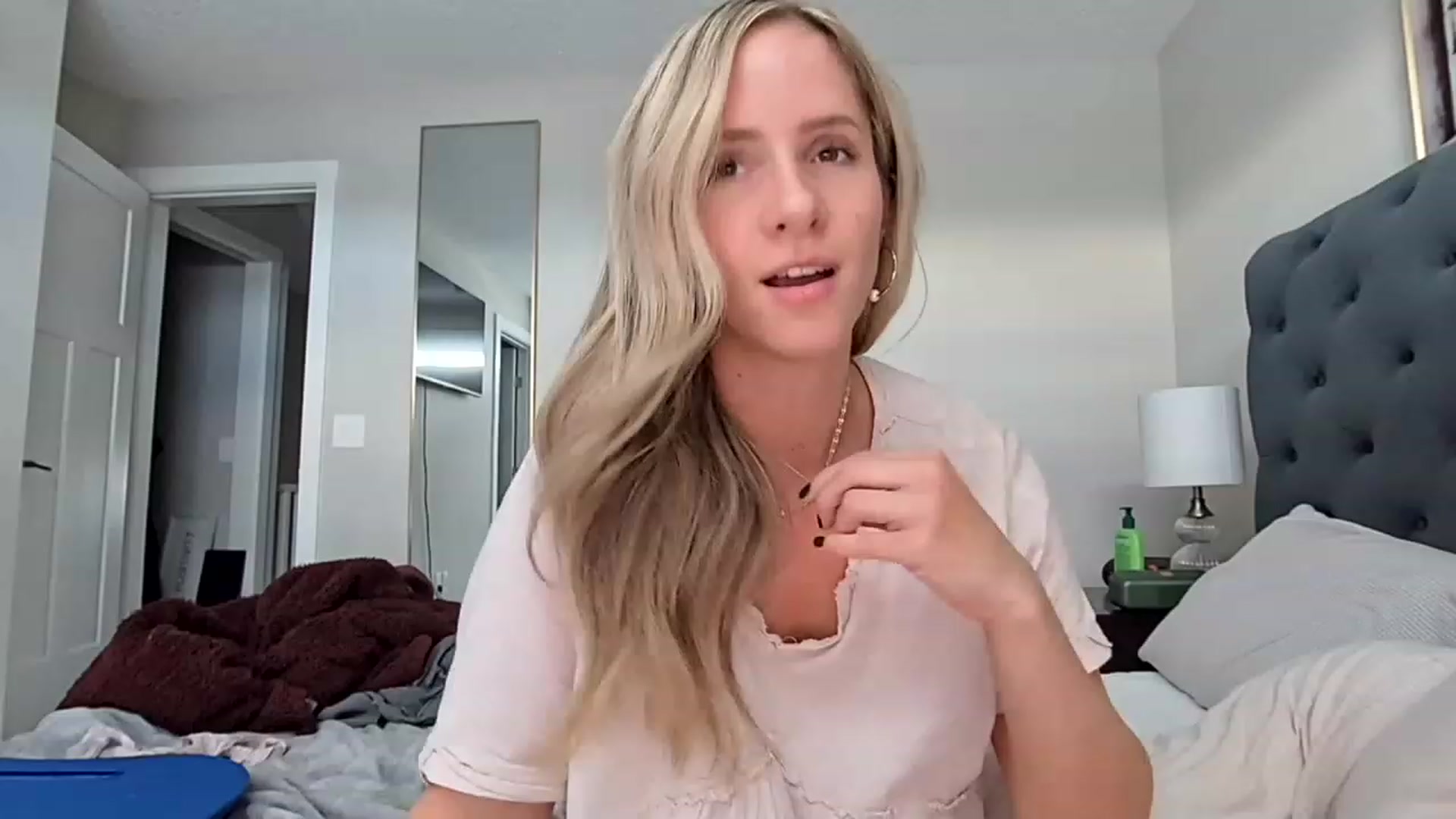 Gallery image thumbnail from Lucylux1's myfreecams stream on, 02/06/2023, 21:27 image 10 of 20