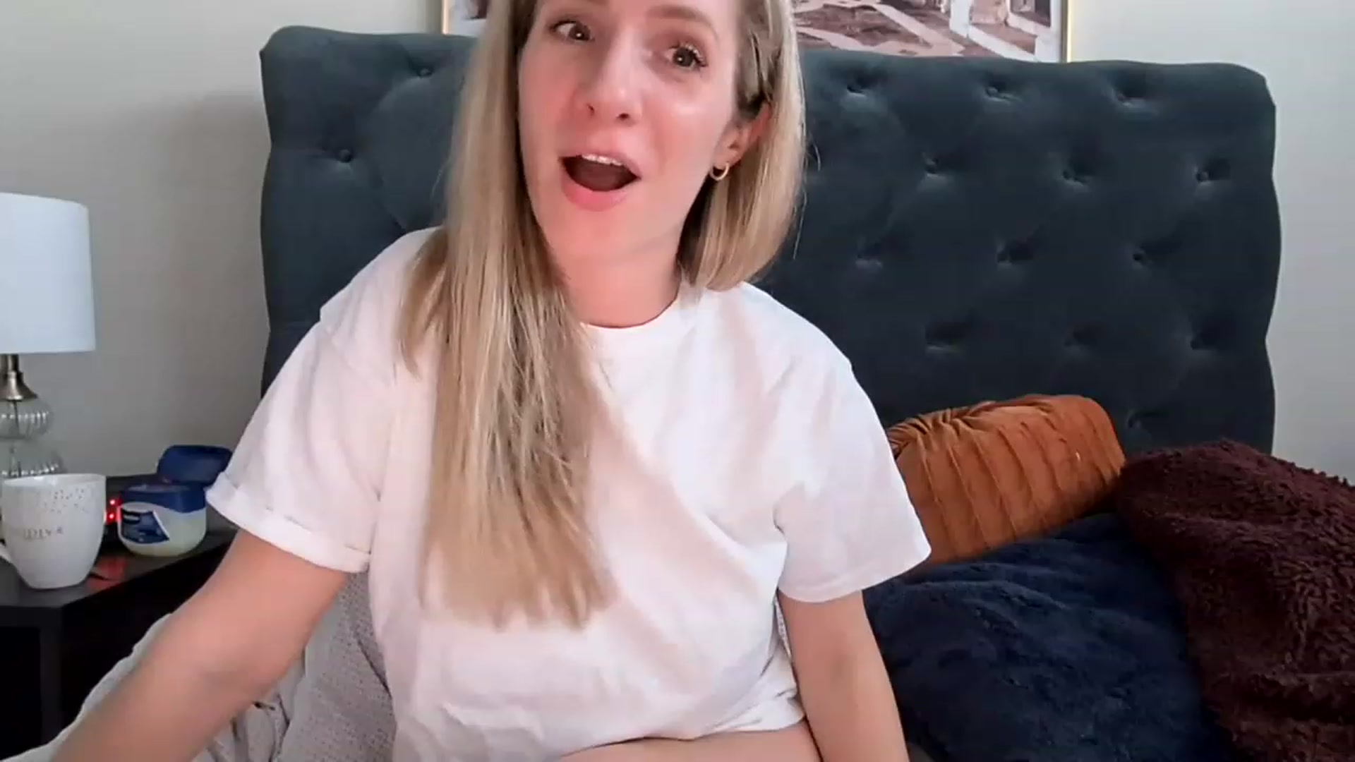 Gallery image thumbnail from Lucylux1's myfreecams stream on, 02/14/2023, 24:33 image 11 of 20
