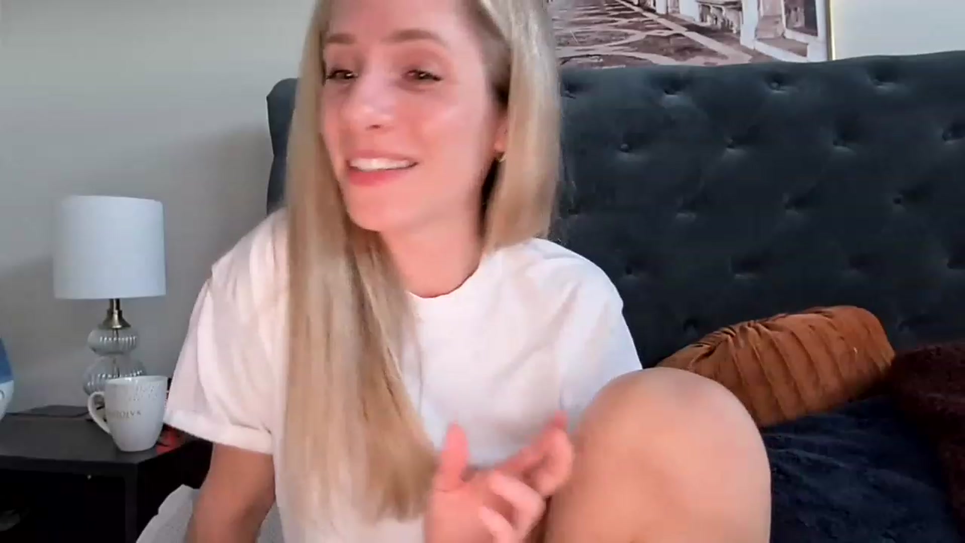 Gallery image thumbnail from Lucylux1's myfreecams stream on, 02/14/2023, 24:33 image 14 of 20