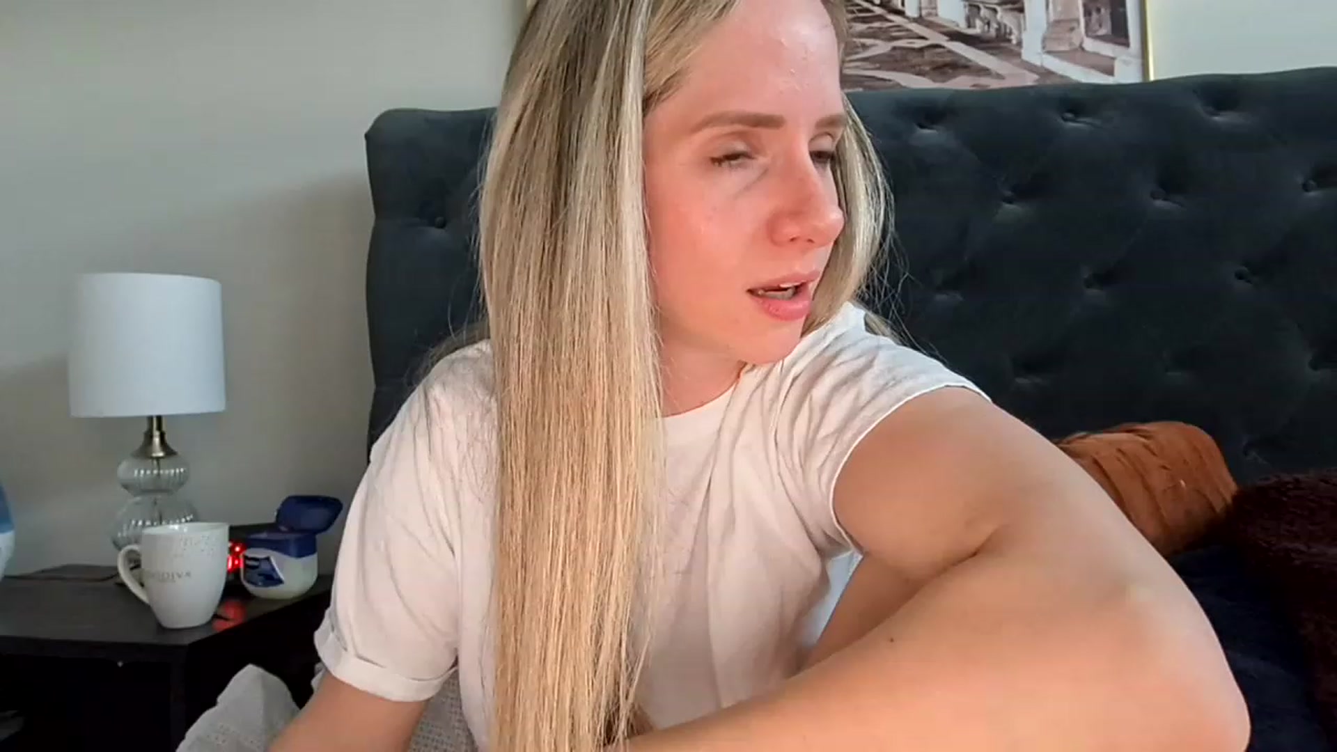 Gallery image thumbnail from Lucylux1's myfreecams stream on, 02/14/2023, 24:33 image 15 of 20