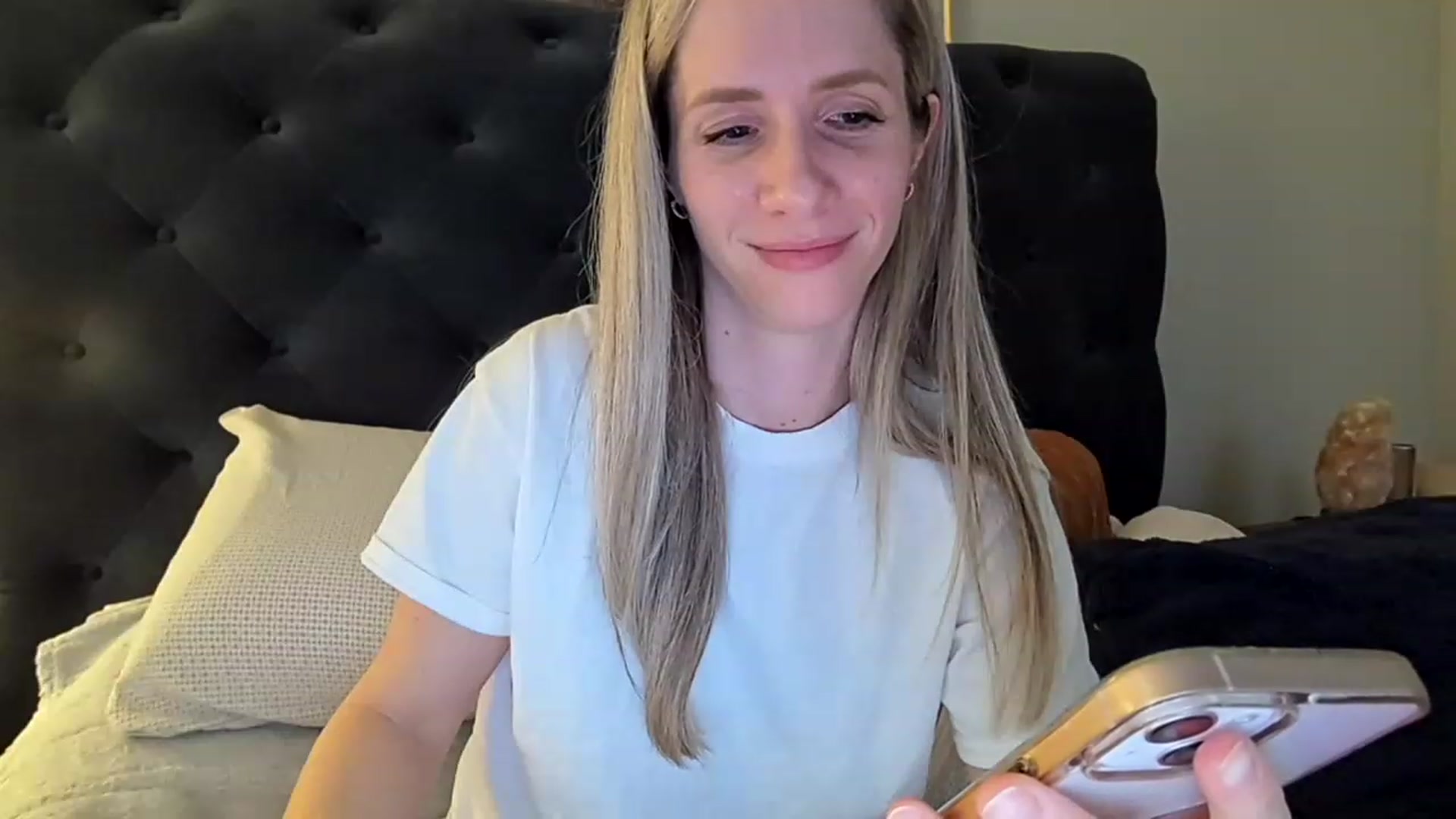 Gallery image thumbnail from Lucylux1's myfreecams stream on, 02/14/2023, 05:17 image 19 of 20