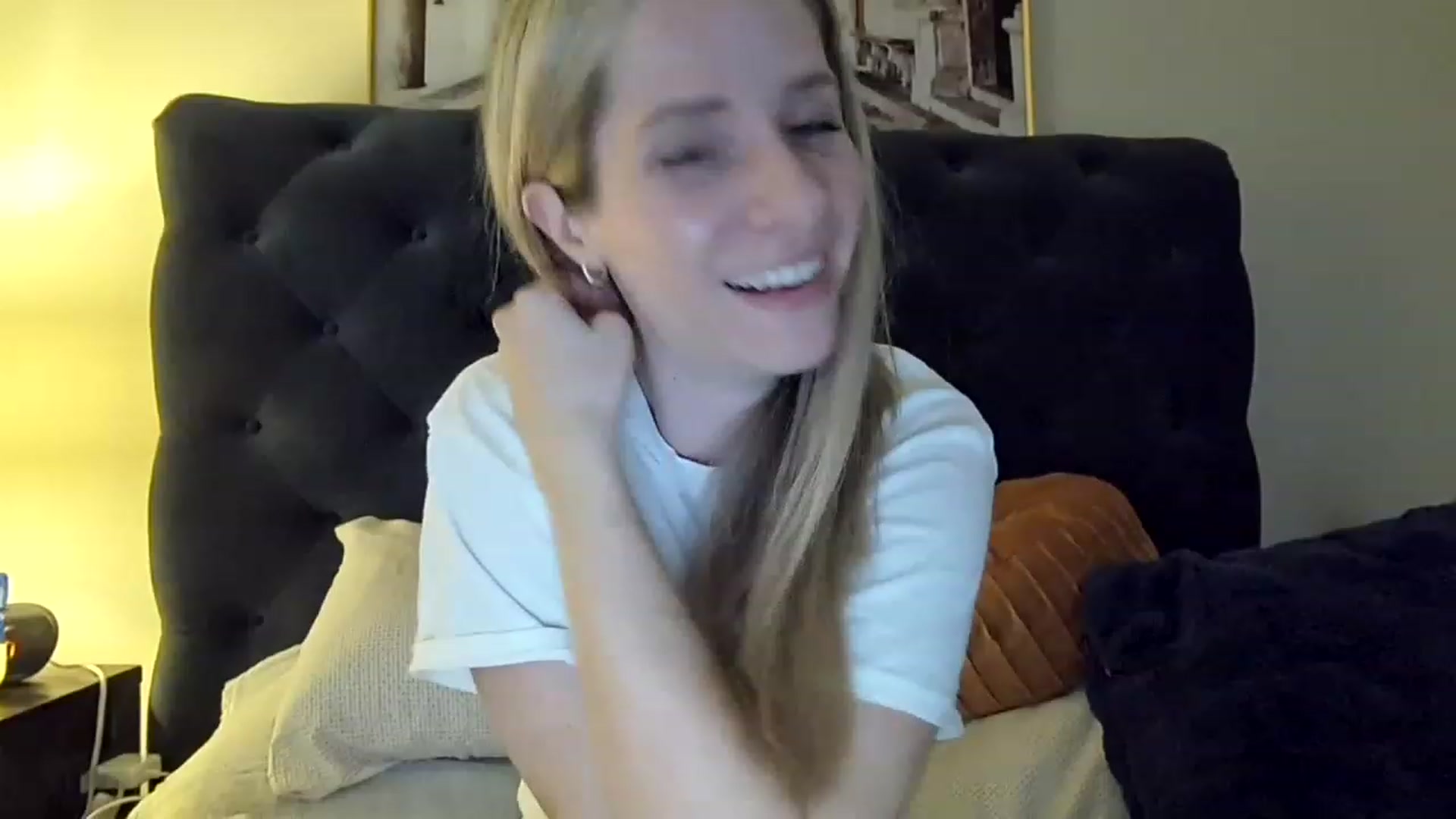 Gallery image thumbnail from Lucylux1's myfreecams stream on, 02/14/2023, 05:17 image 8 of 20