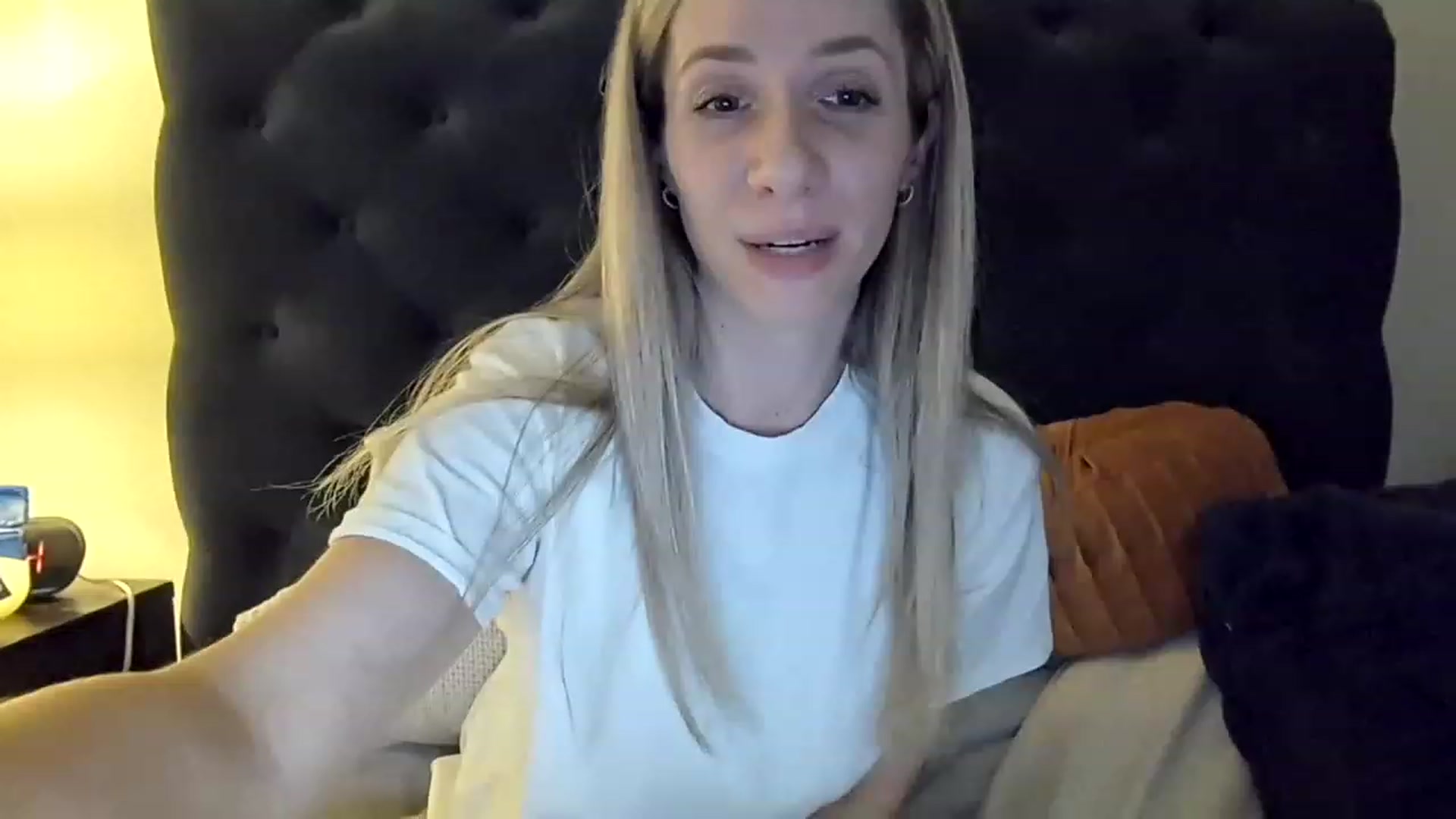 Gallery image thumbnail from Lucylux1's myfreecams stream on, 02/14/2023, 05:17 image 10 of 20