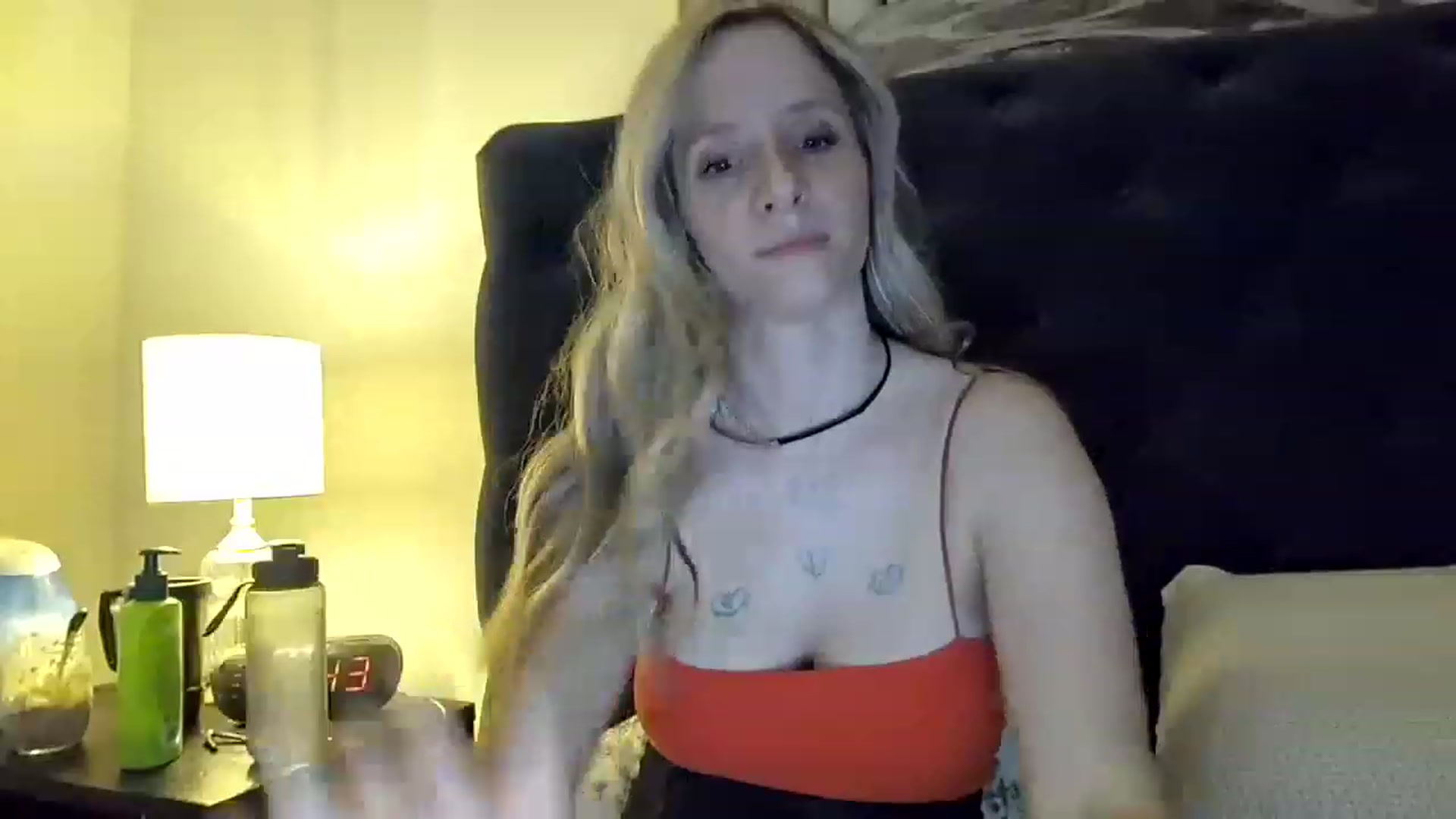 Gallery image thumbnail from Lucylux1's myfreecams stream on, 02/15/2023, 04:09 image 10 of 20