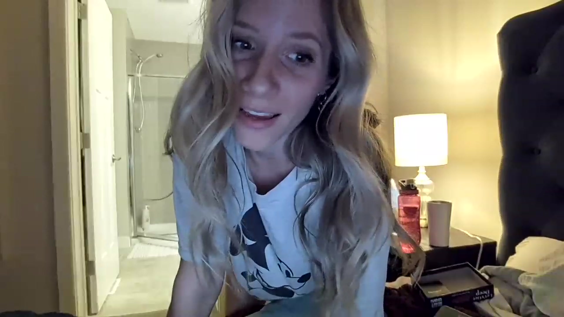 Gallery image thumbnail from Lucylux1's myfreecams stream on, 02/20/2023, 02:45 image 18 of 20