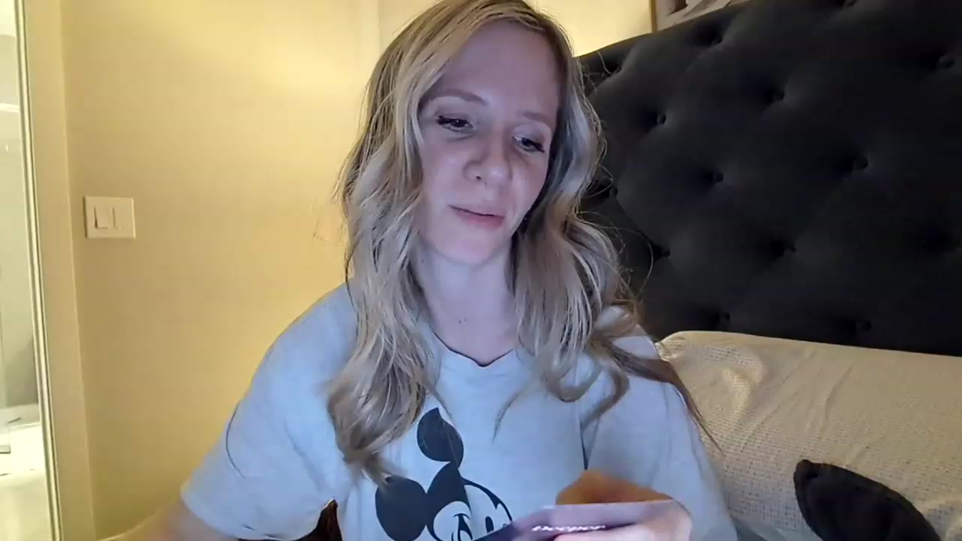 Gallery image thumbnail from Lucylux1's myfreecams stream on, 02/20/2023, 02:45 image 13 of 20