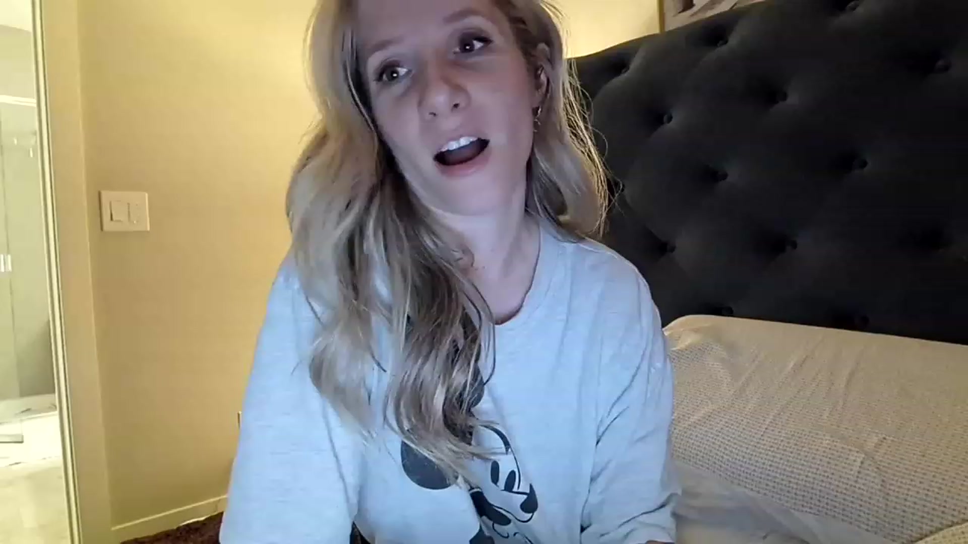 Gallery image thumbnail from Lucylux1's myfreecams stream on, 02/20/2023, 02:45 image 9 of 20